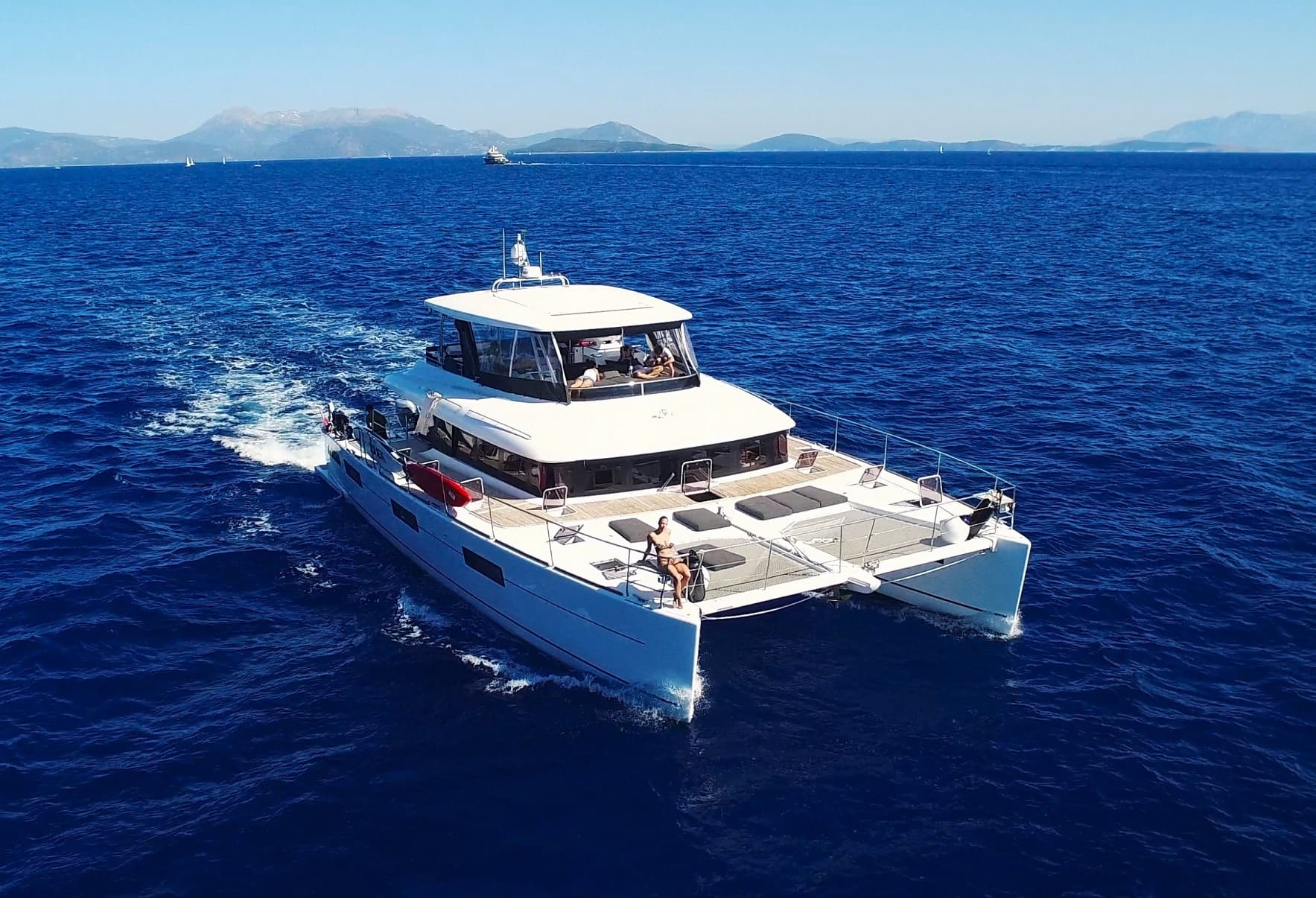 CUTE LITTLE CAT - ext stbd | Drivas Yachts