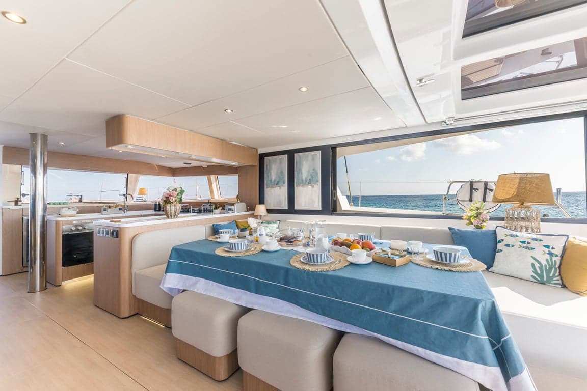 ALISEI - dining ext | Drivas Yachts