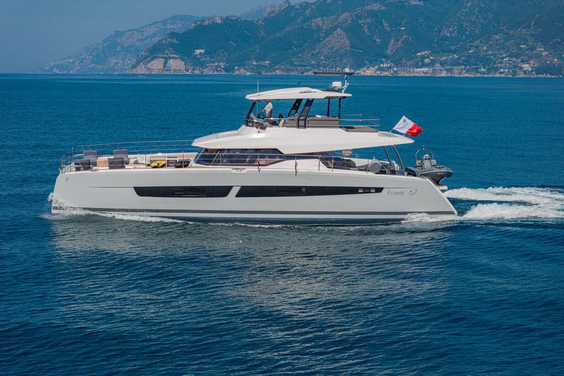CORE - ext running | Drivas Yachts