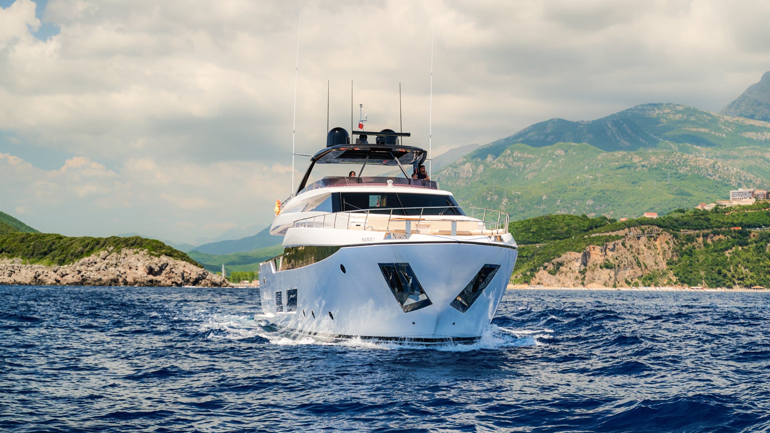 MADRA II | Drivas Yachts