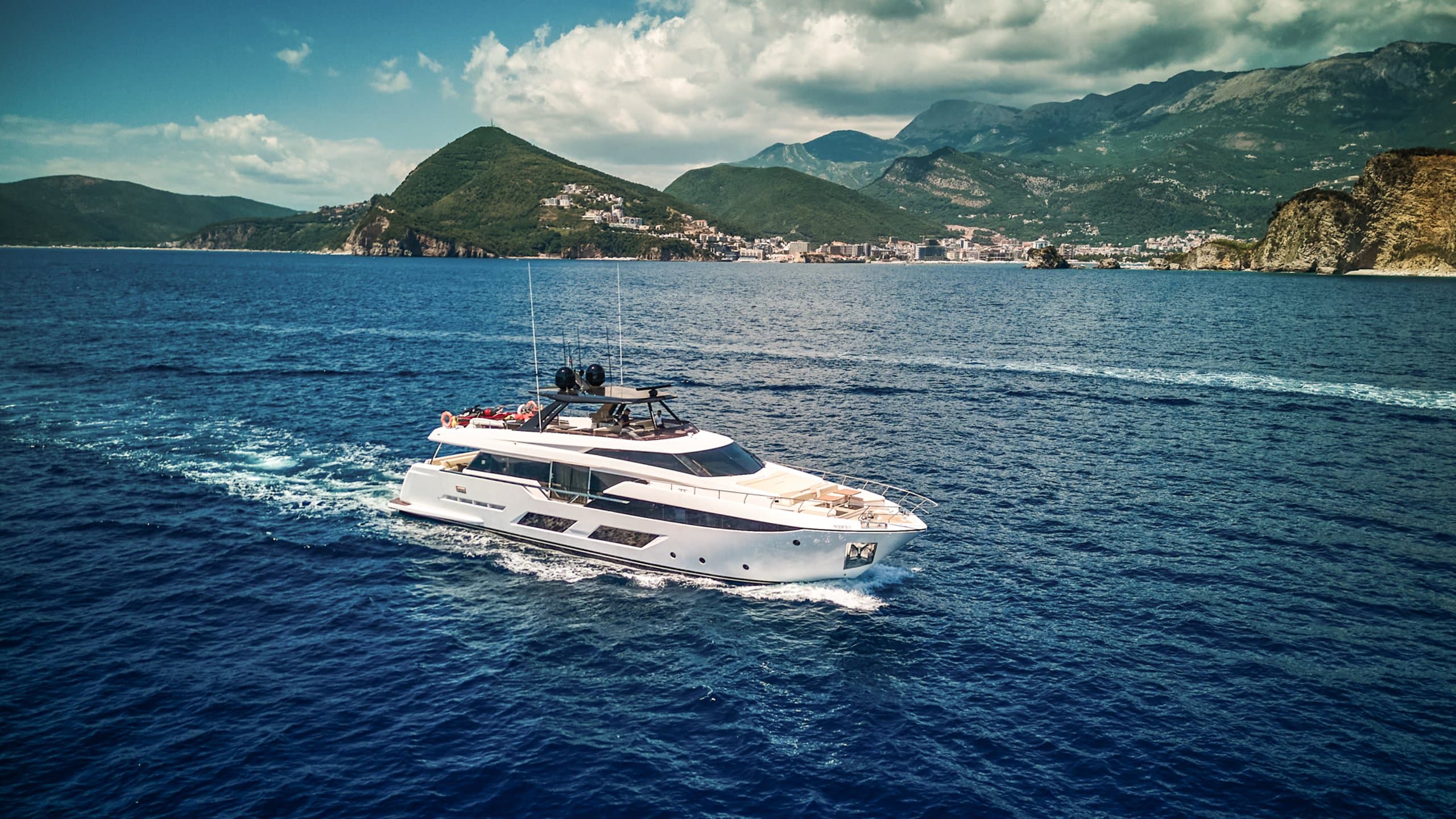 MADRA II | Drivas Yachts