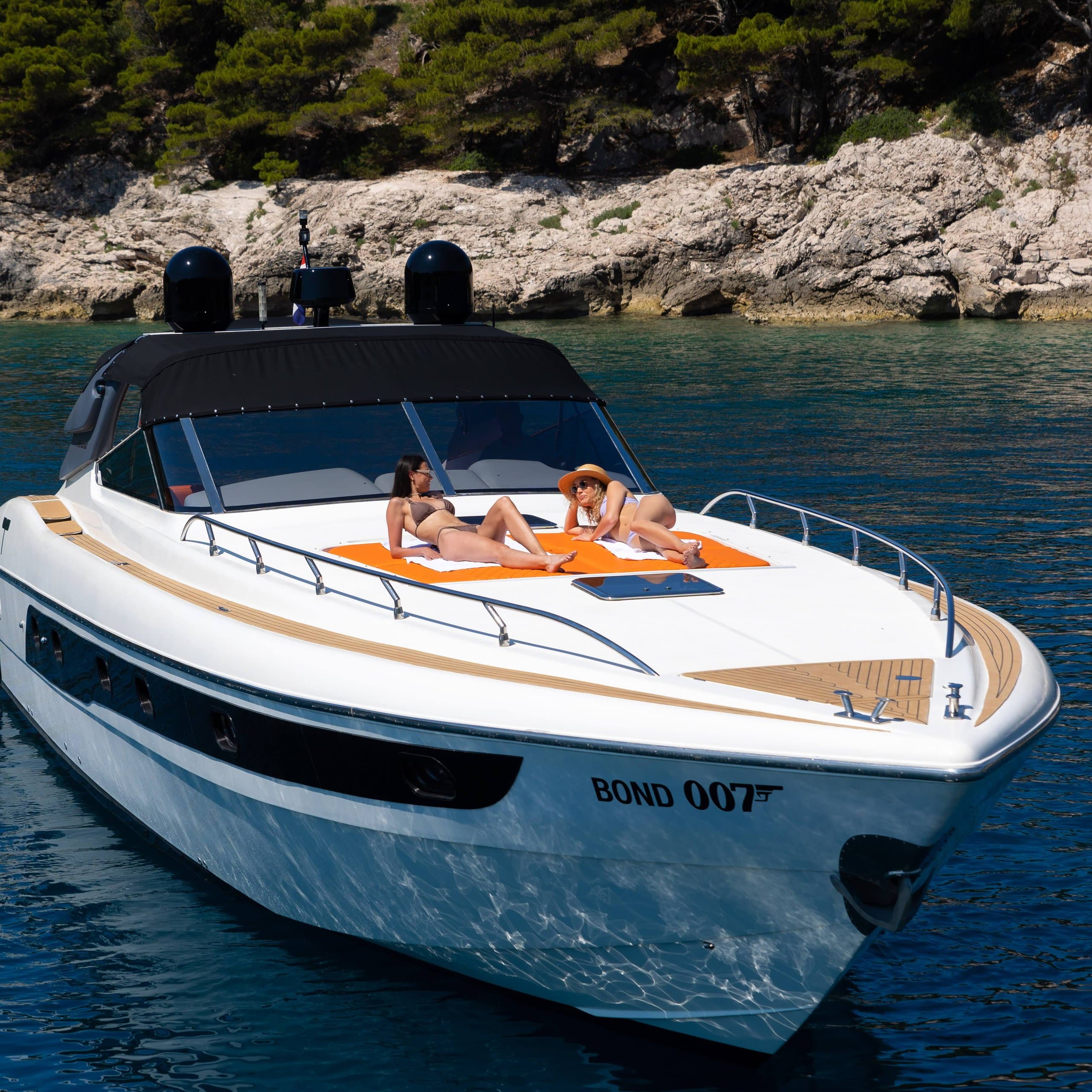 TECNOMAR MADRAS 64 | Drivas Yachts
