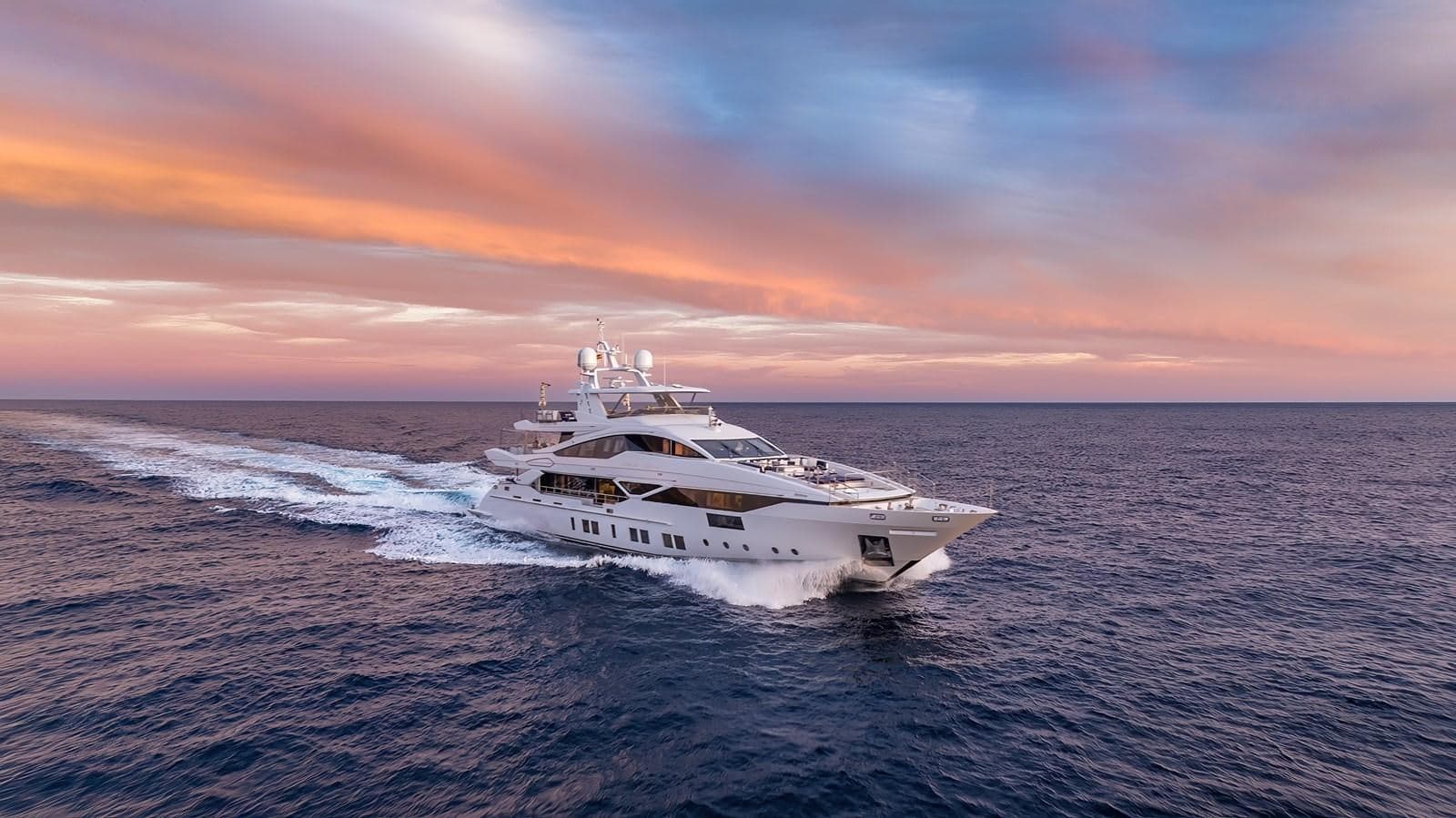 Motor yacht New Waves 42m by Benetti — photo 2