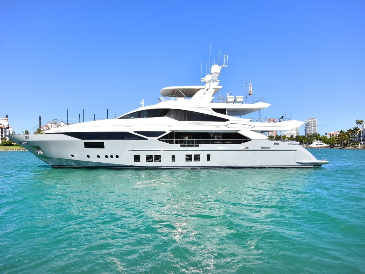 New Waves - ext stbd | Drivas Yachts