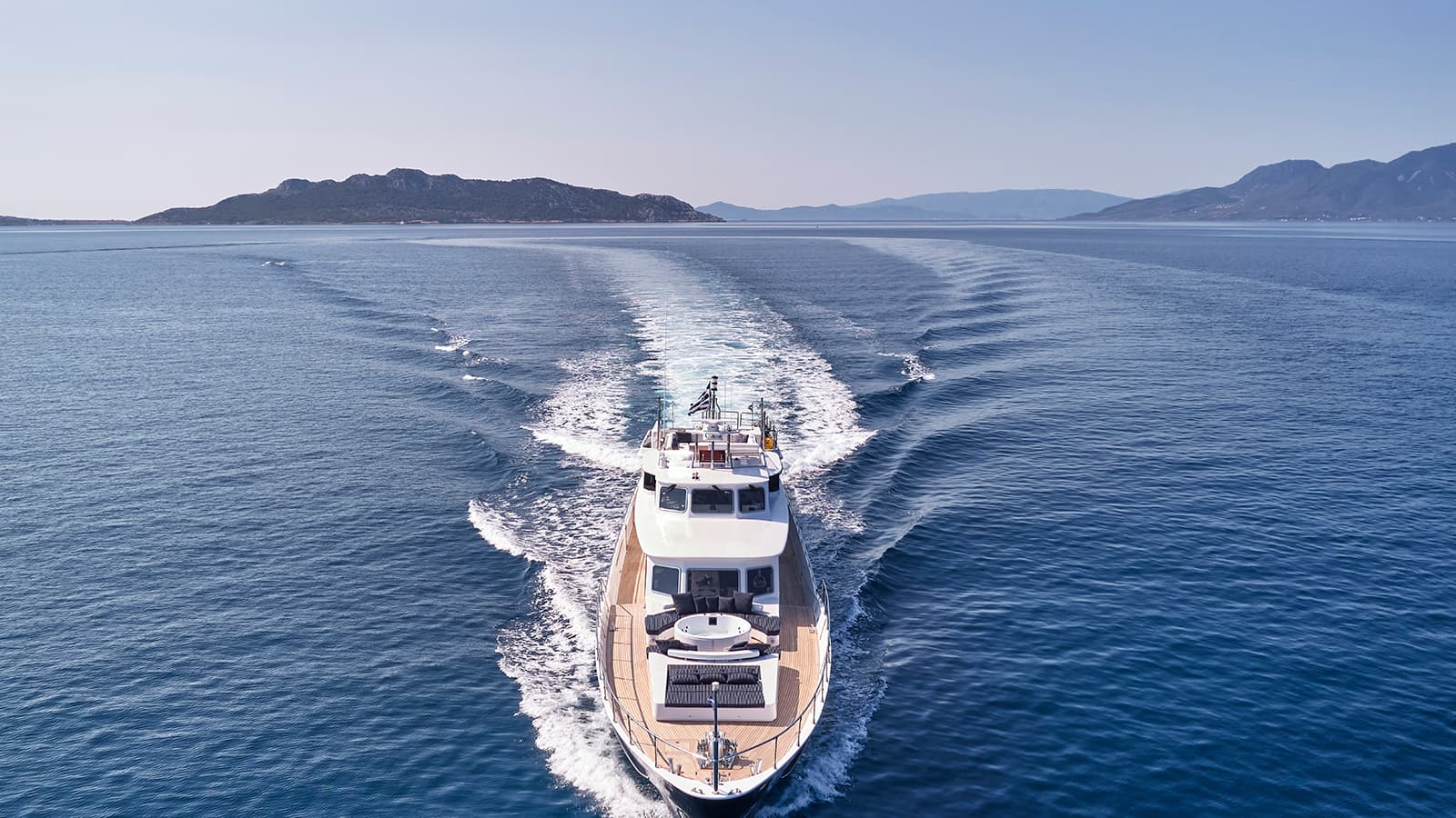 ALAYA - ext running | Drivas Yachts