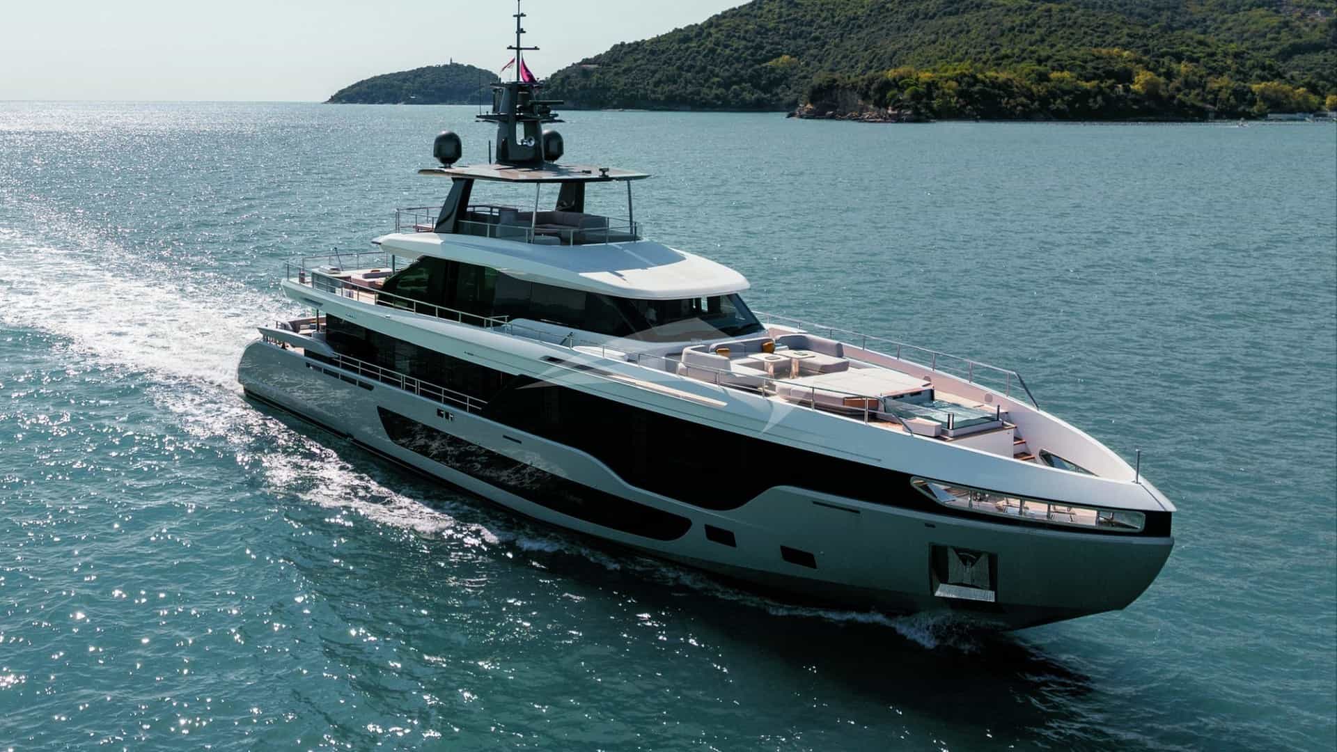 OCEAN ONE - ext running | Drivas Yachts
