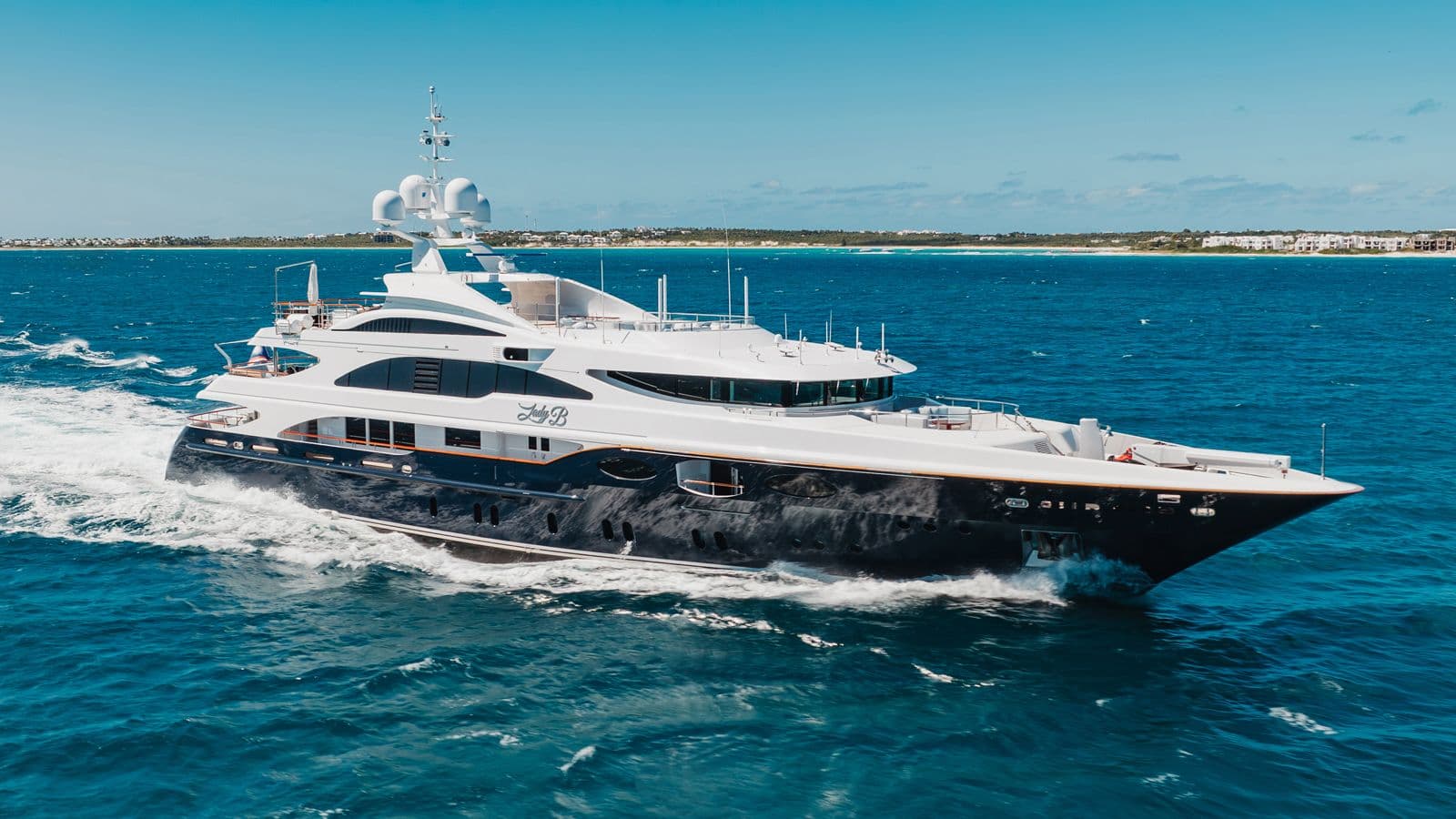 LADY A - ext running | Drivas Yachts