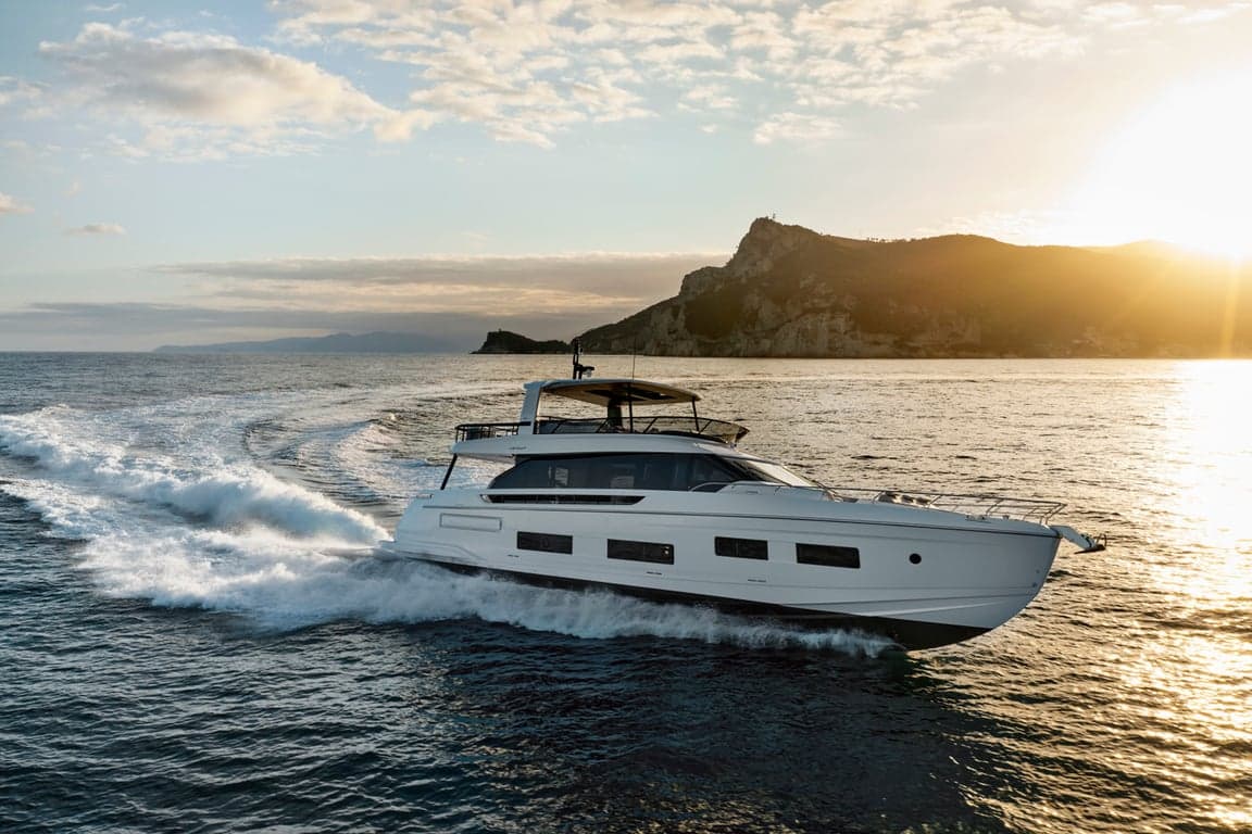 EXPLORA - ext running | Drivas Yachts