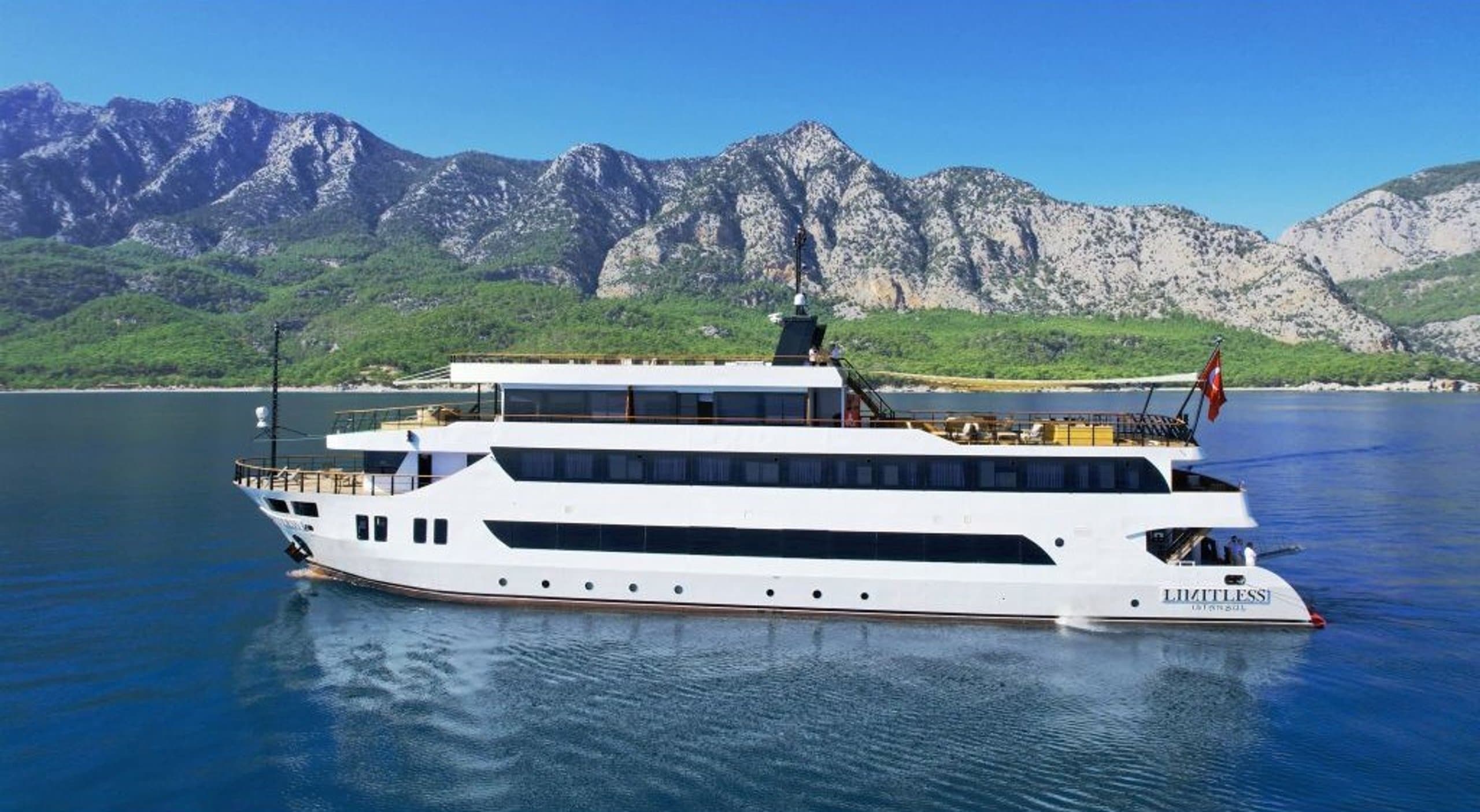 LIMITLESS | Drivas Yachts