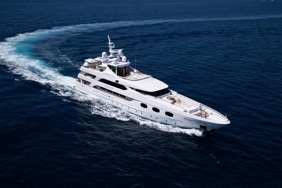 Motor yacht ELENI 33.7m by CBI Navi — underway