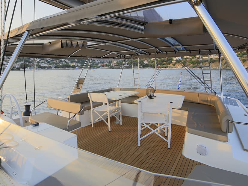 NEW HORIZONS 3 - deck fore | Drivas Yachts