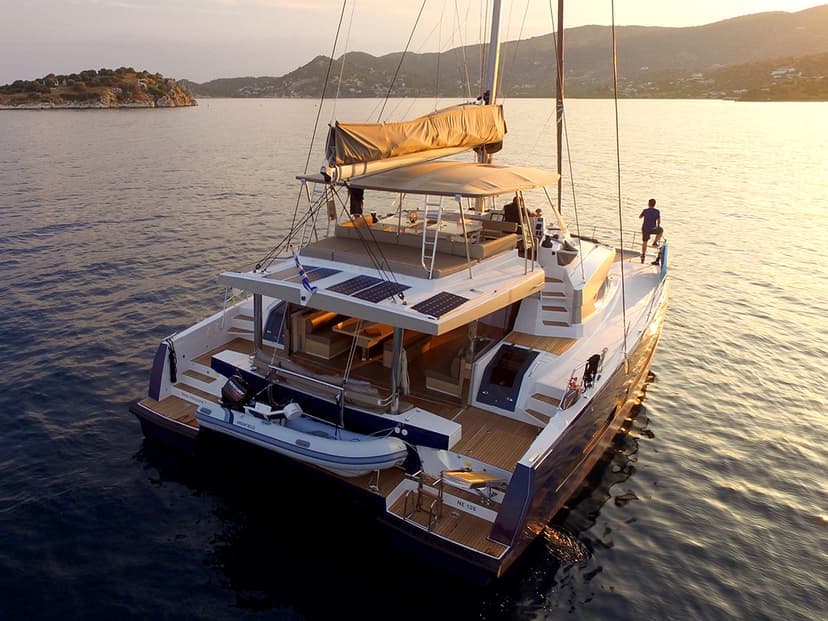 NEW HORIZONS 3 - ext stern | Drivas Yachts