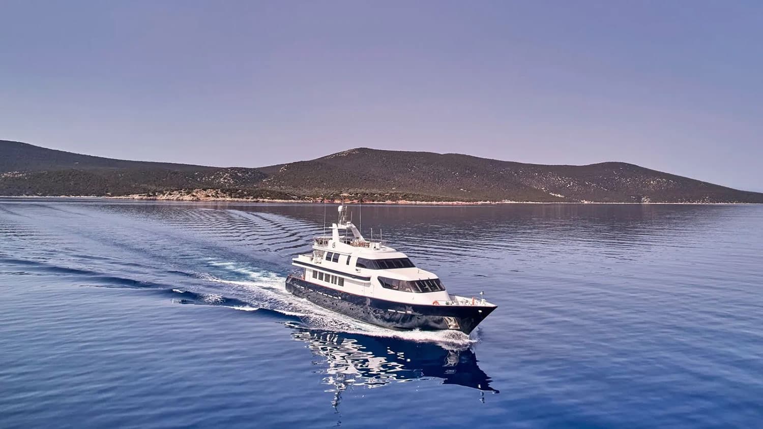 GELLY - aerial | Drivas Yachts