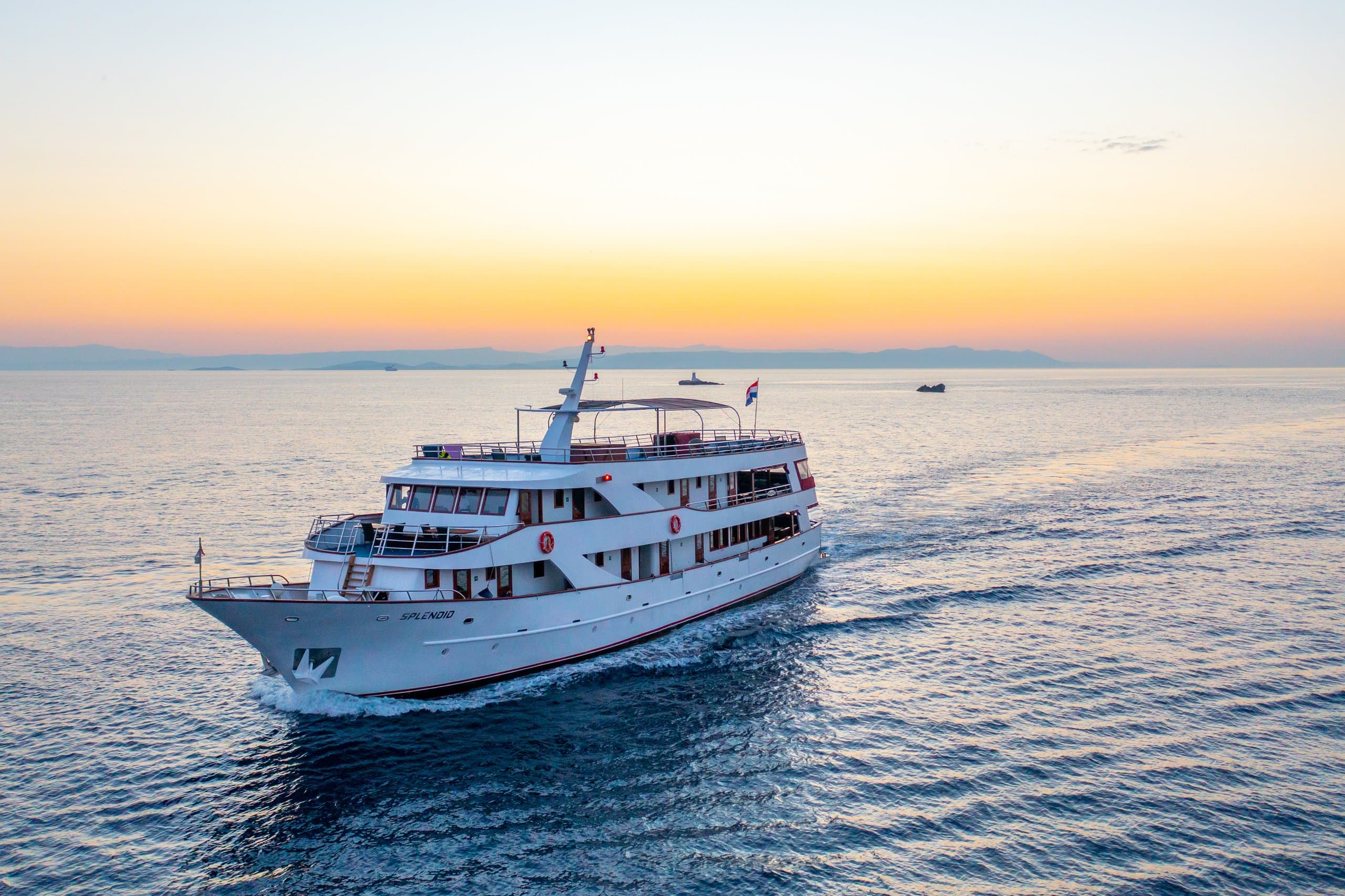 SPLENDID | Drivas Yachts