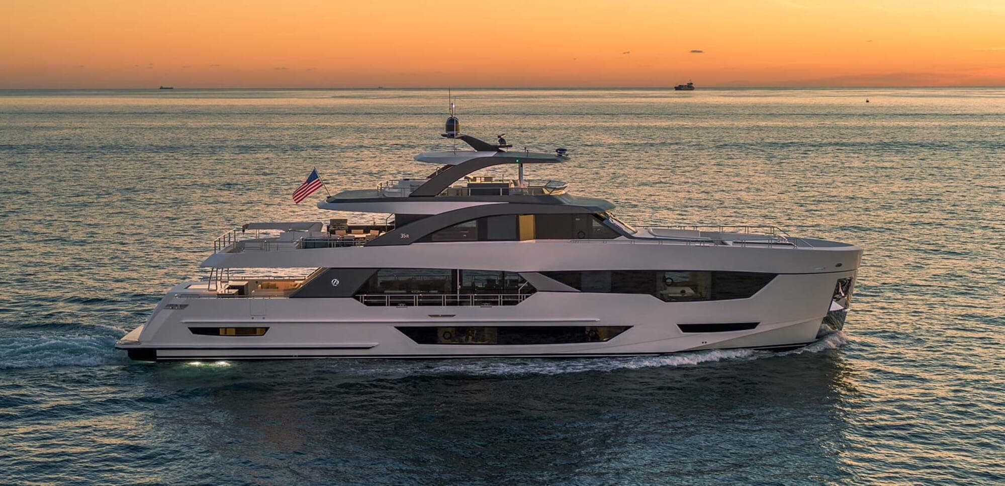 BOA VIDA - ext stbd | Drivas Yachts