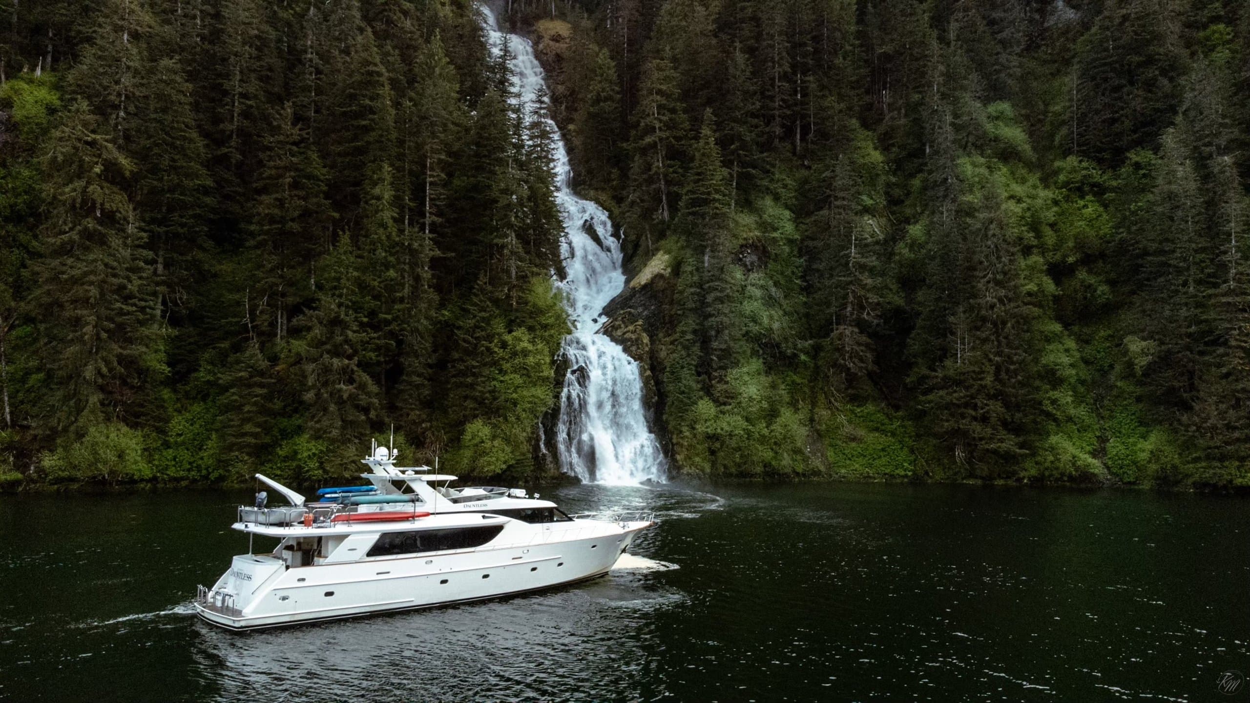DAUNTLESS | Drivas Yachts