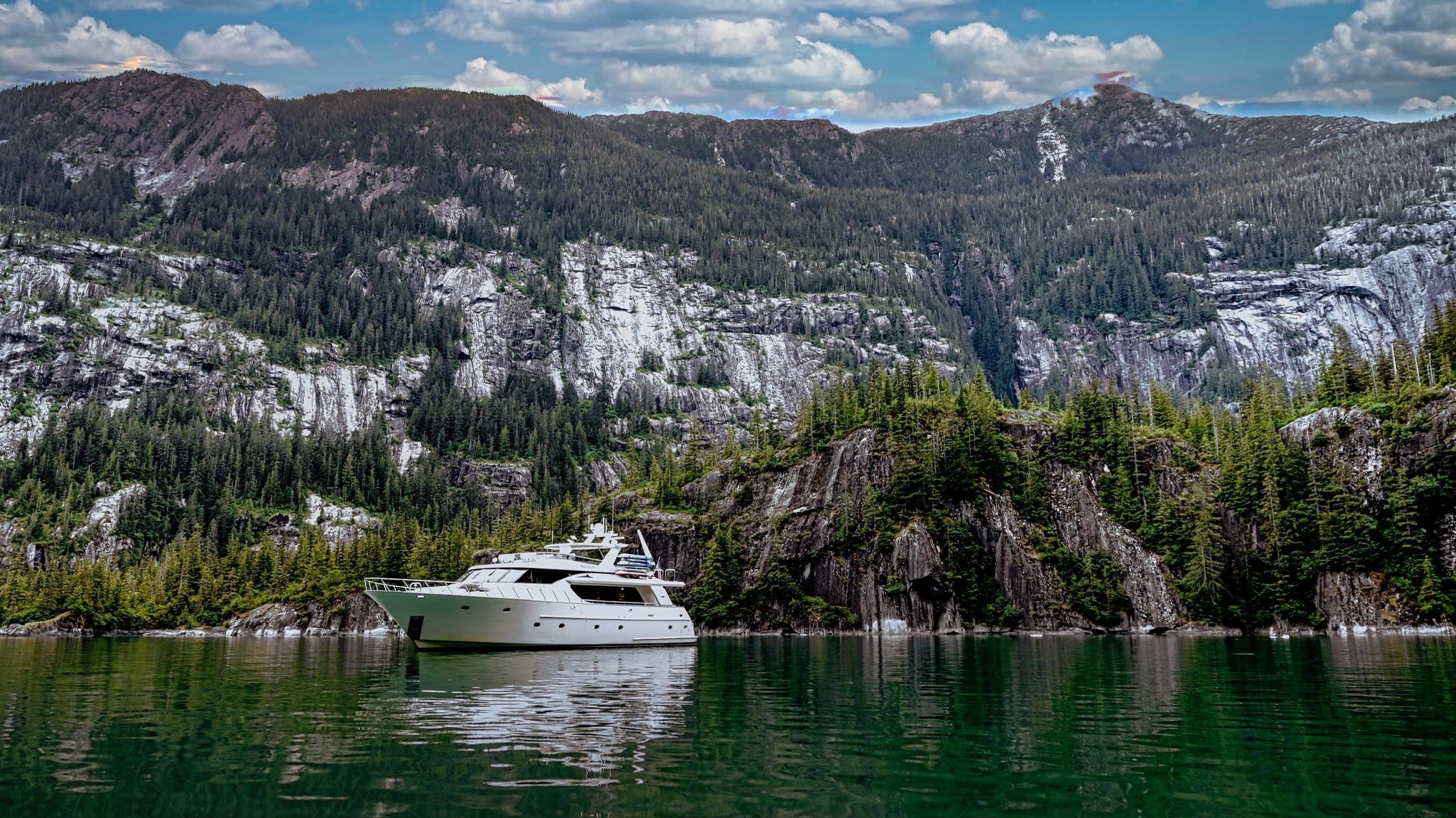 DAUNTLESS | Drivas Yachts