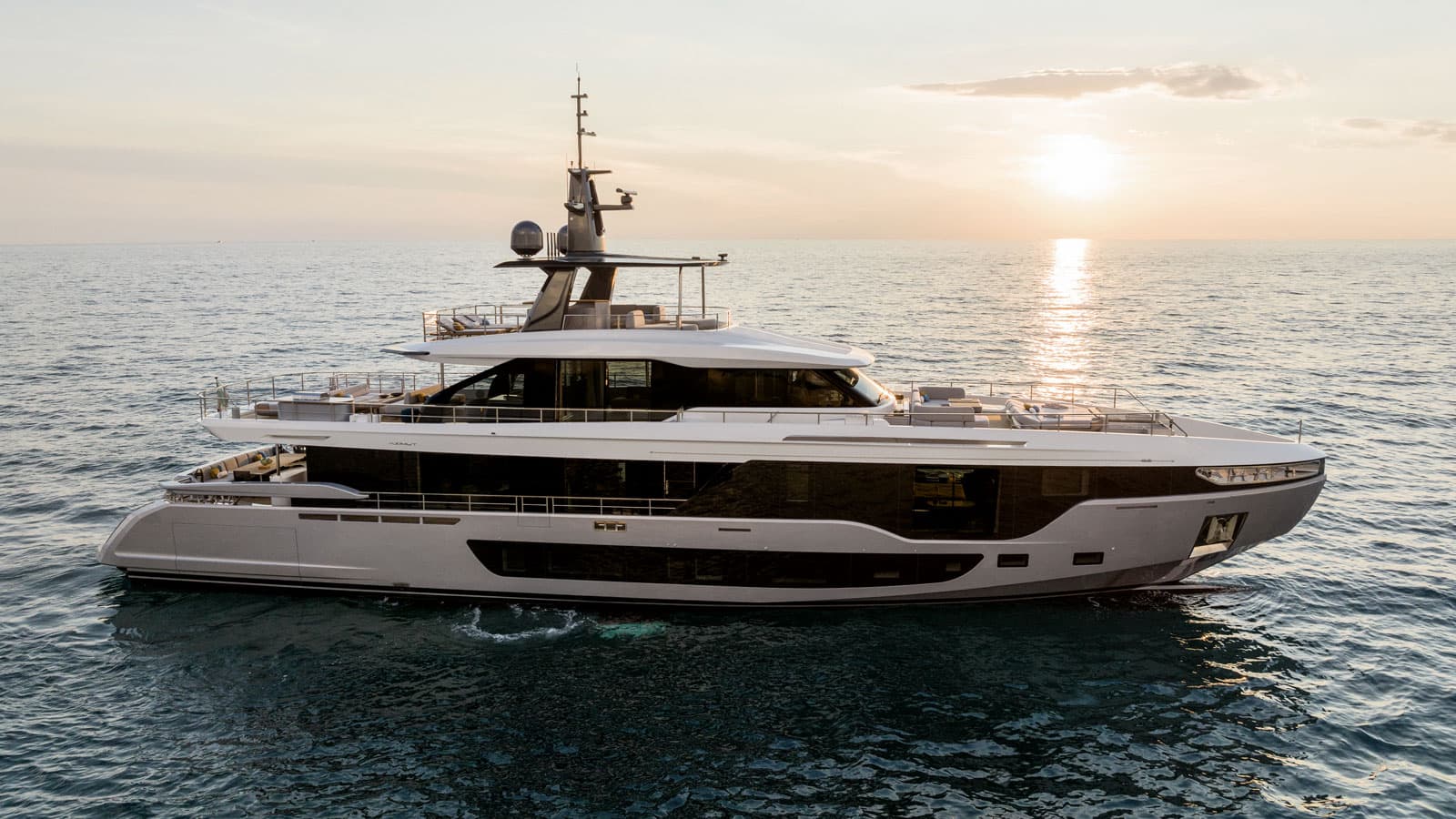 Luz de Mar - ext stbd | Drivas Yachts