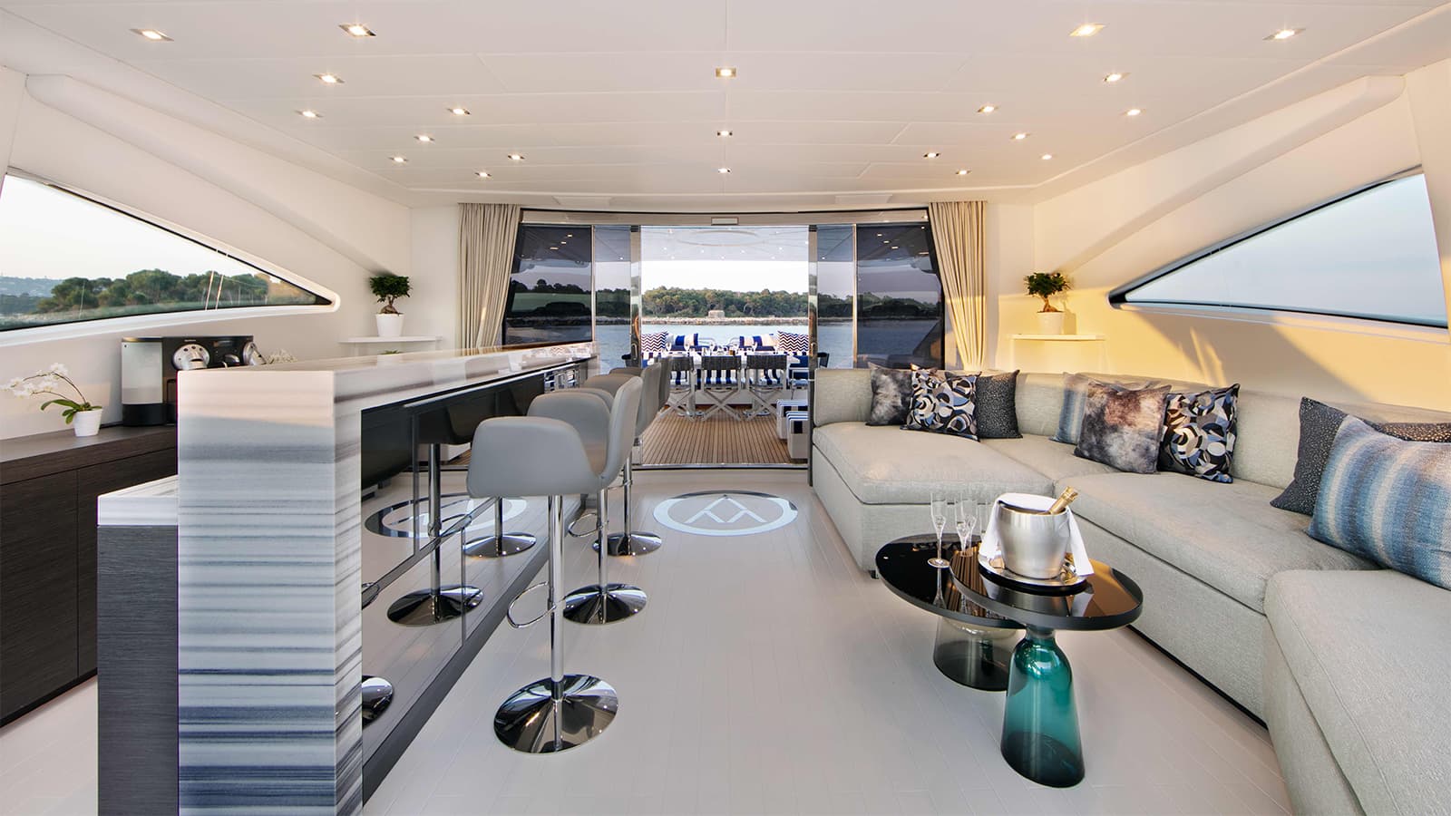 VENI VIDI VICI (VVV) - saloon | Drivas Yachts