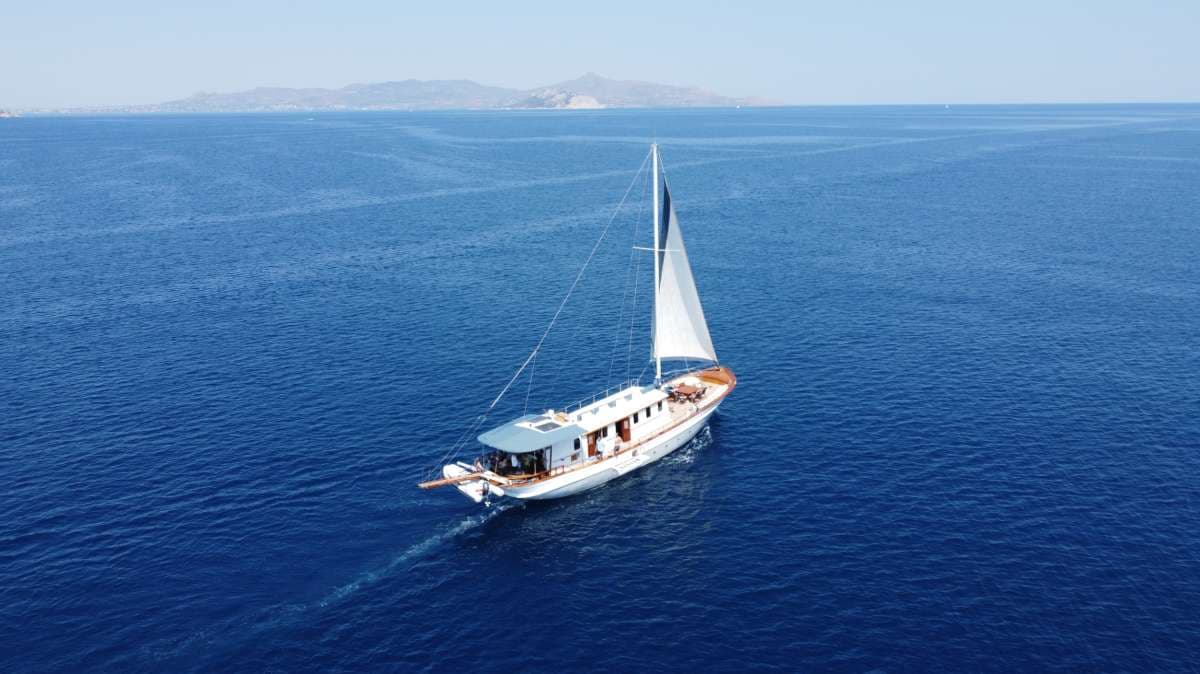 ERATO - aerial | Drivas Yachts