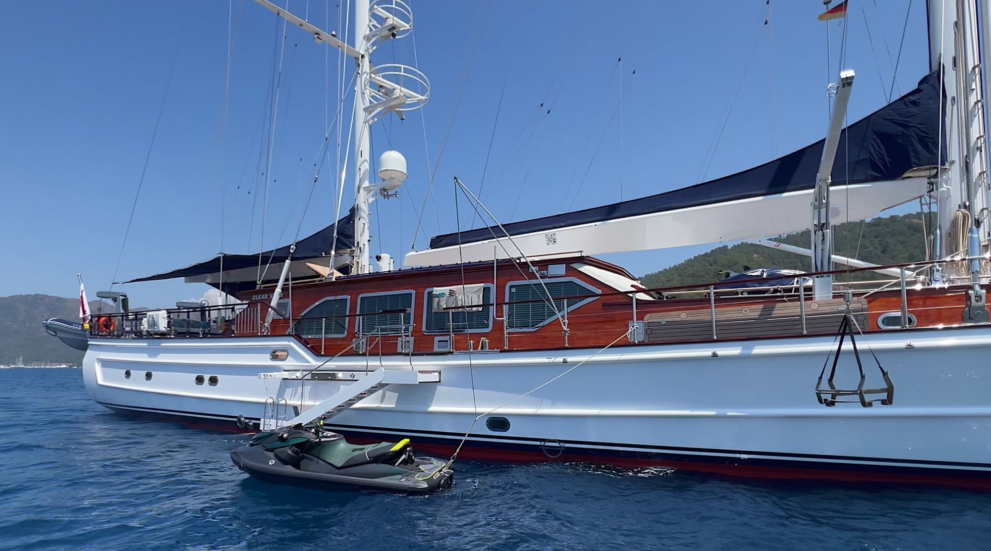 CLEAR EYES - ext port | Drivas Yachts