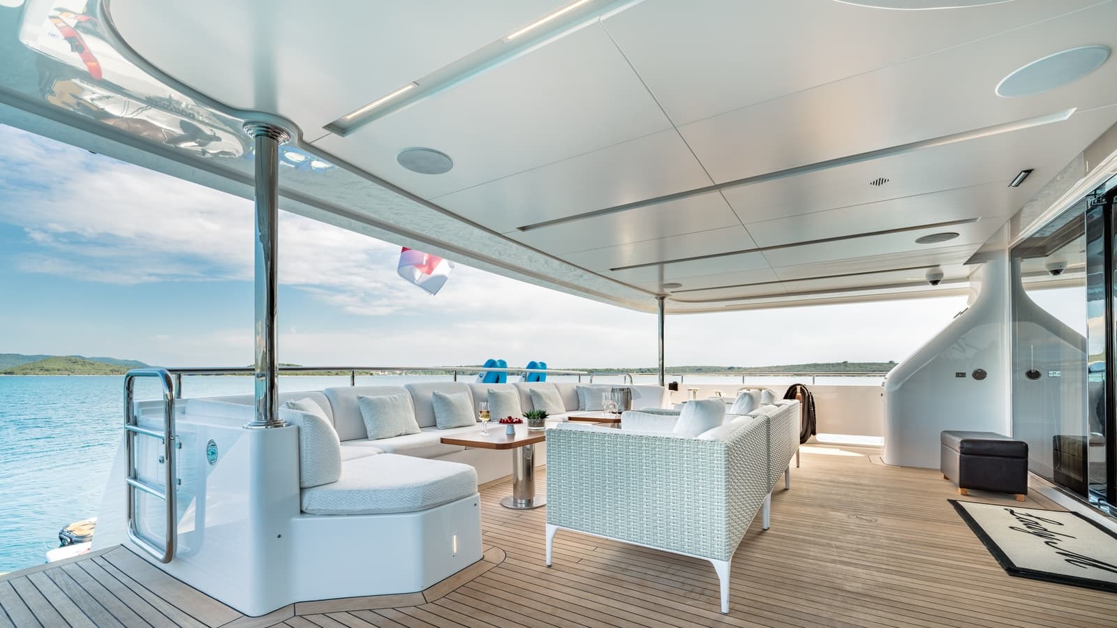 Lady MRD - deck aft | Drivas Yachts