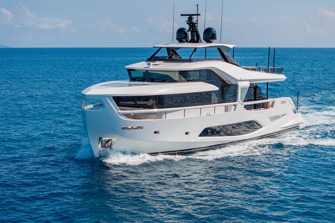 TRILOGY - ext running | Drivas Yachts