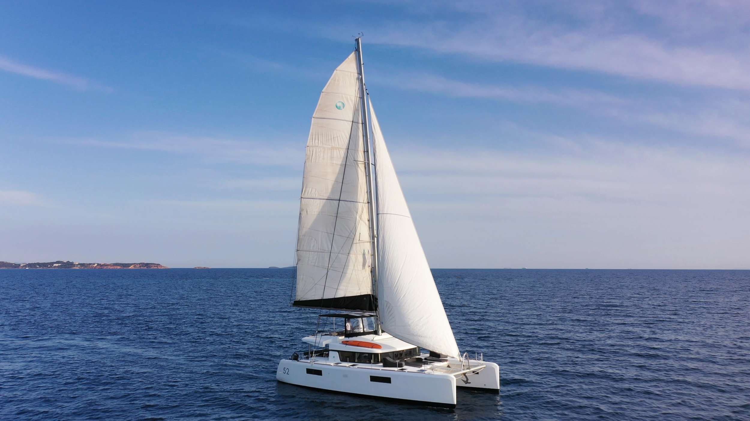 QUEEN OF DIAMONDS - ext stbd | Drivas Yachts