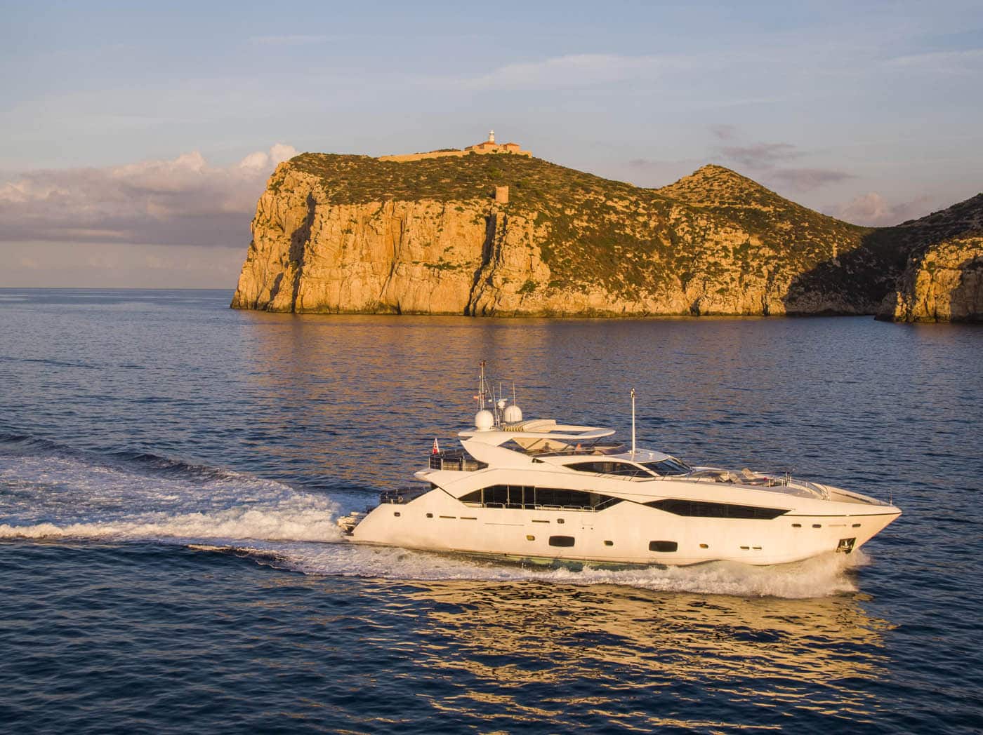 MAKANI II - ext running | Drivas Yachts