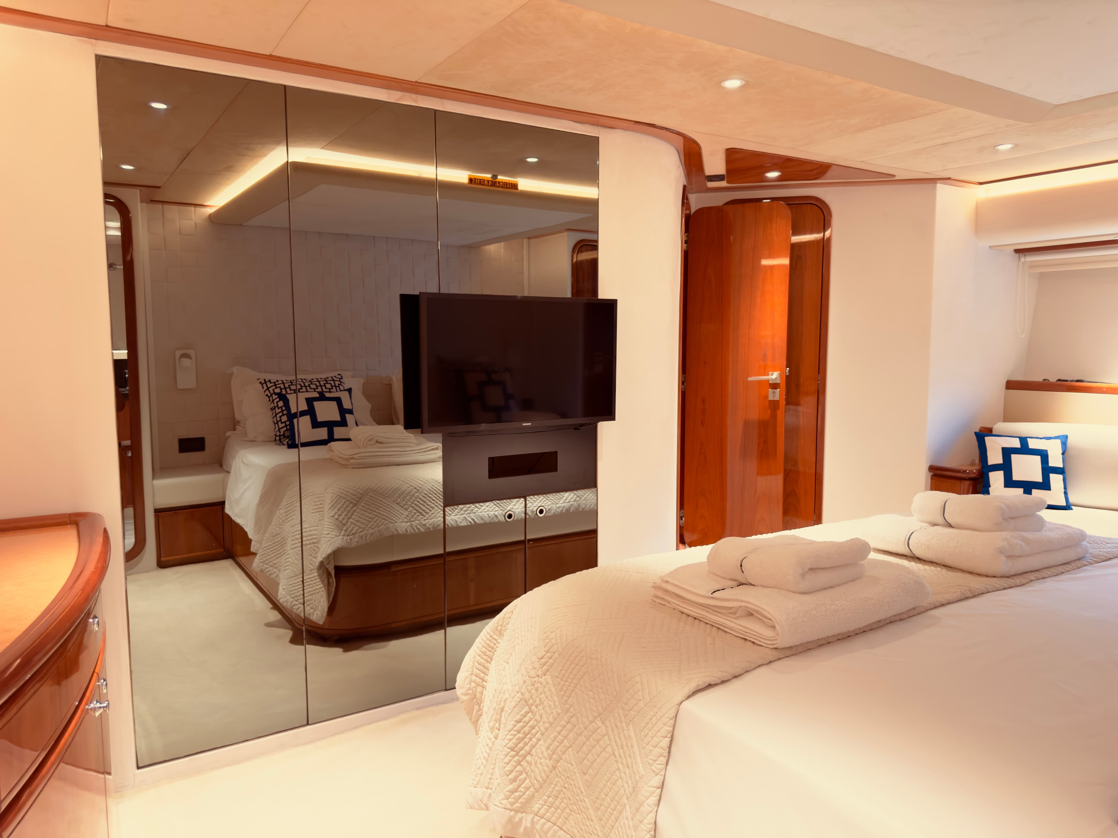 Motor yacht ARCELIA 23.5m by Ferretti — photo 5