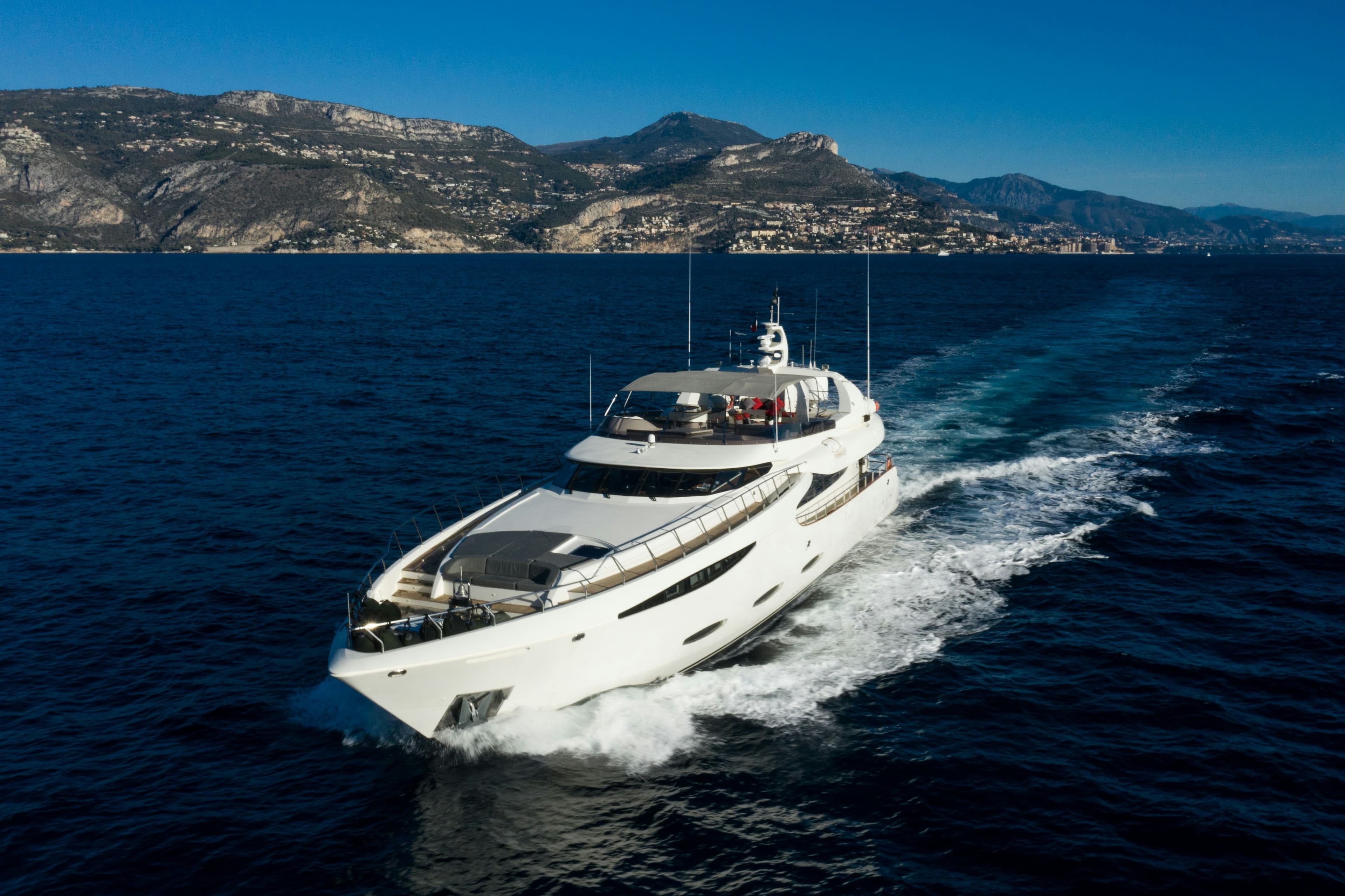 Motor yacht REGINA K 32m by Cantieri di Pisa — photo 7