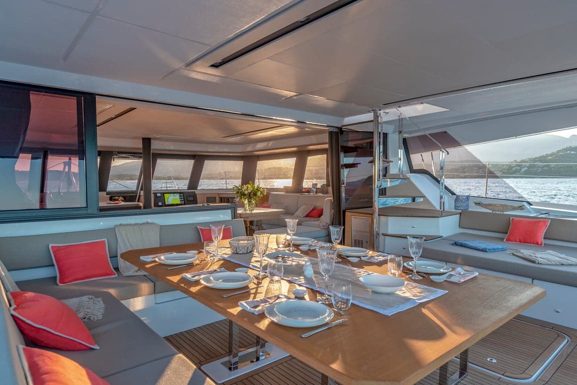 ISOLA - dining ext | Drivas Yachts