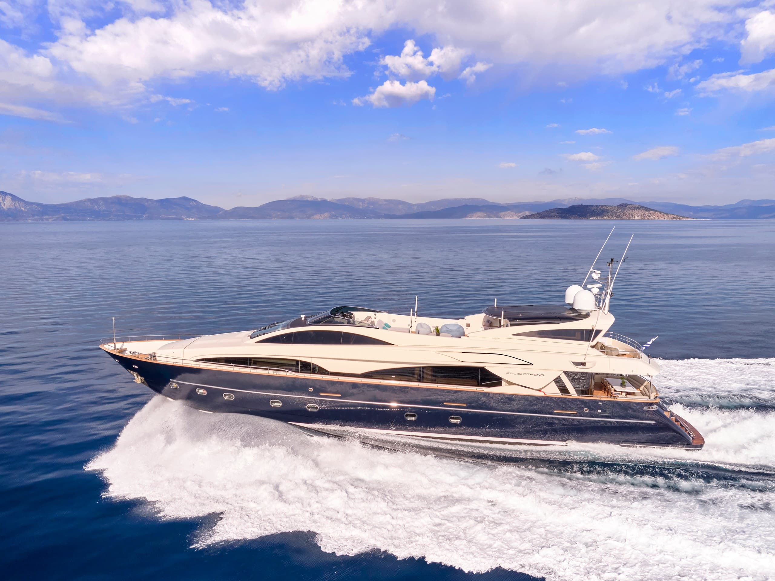 BEYOND - ext running | Drivas Yachts