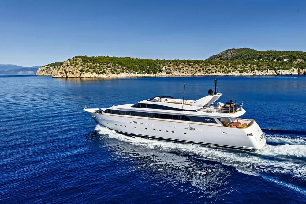 NOVA - ext running | Drivas Yachts