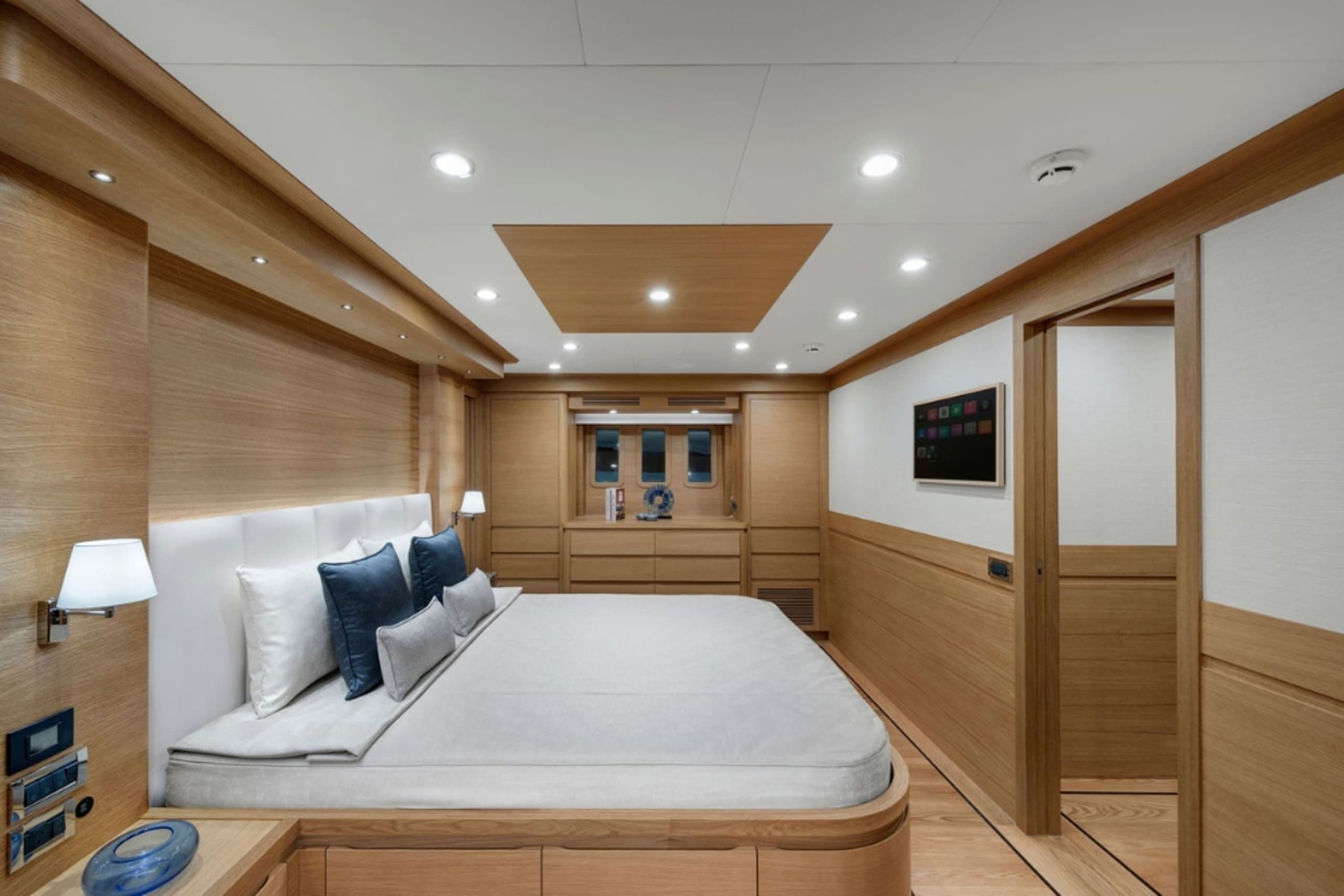 EMPIRE | Drivas Yachts