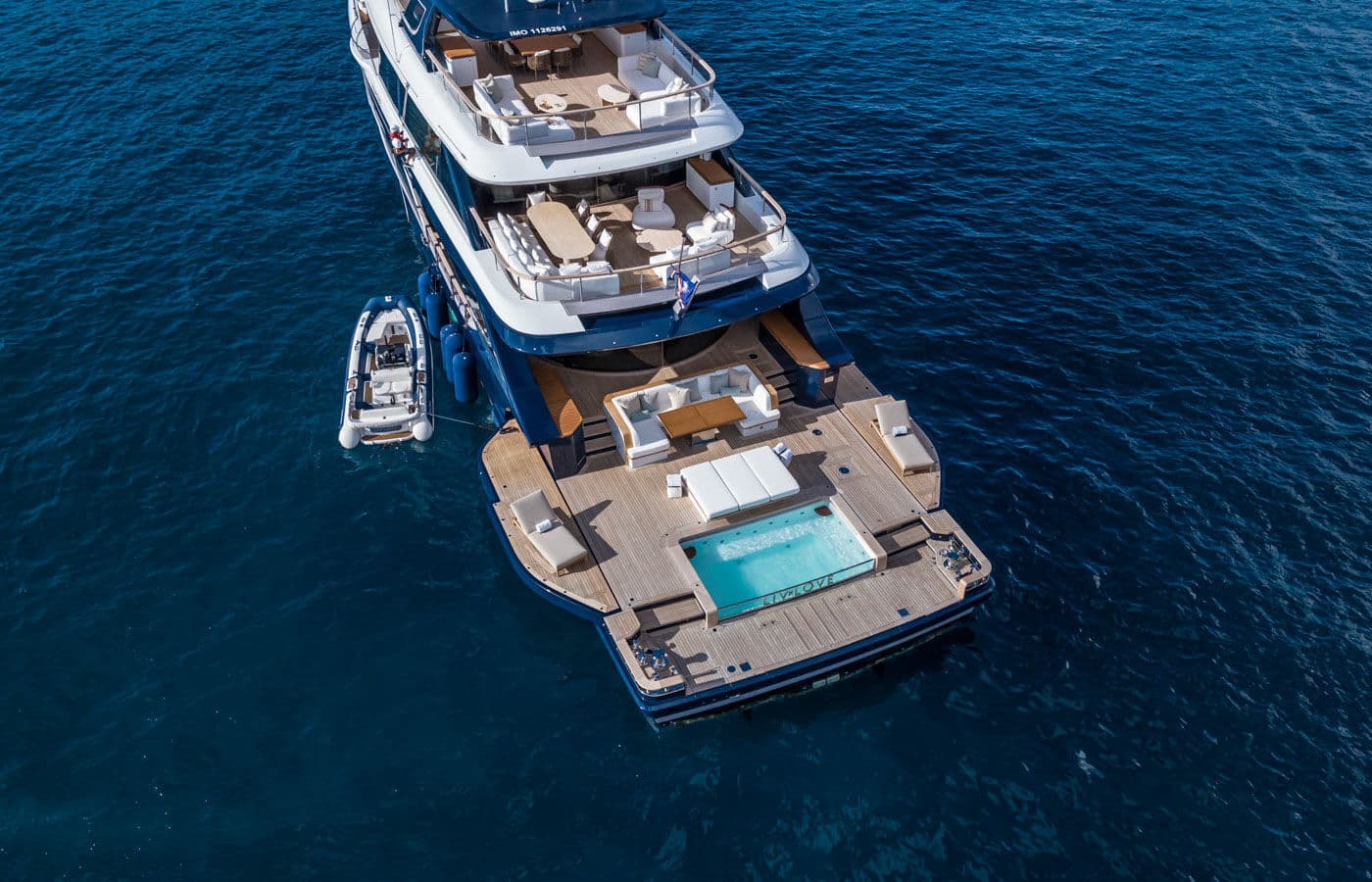 LIV LOVE (YET) - ext stern | Drivas Yachts