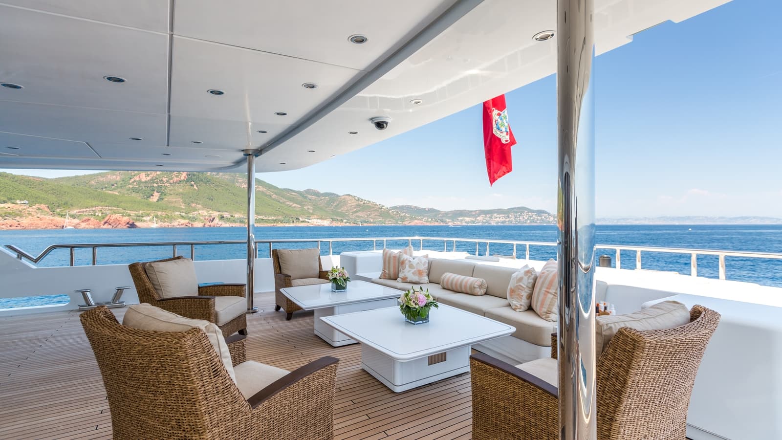 LUCKY LADY - deck aft | Drivas Yachts