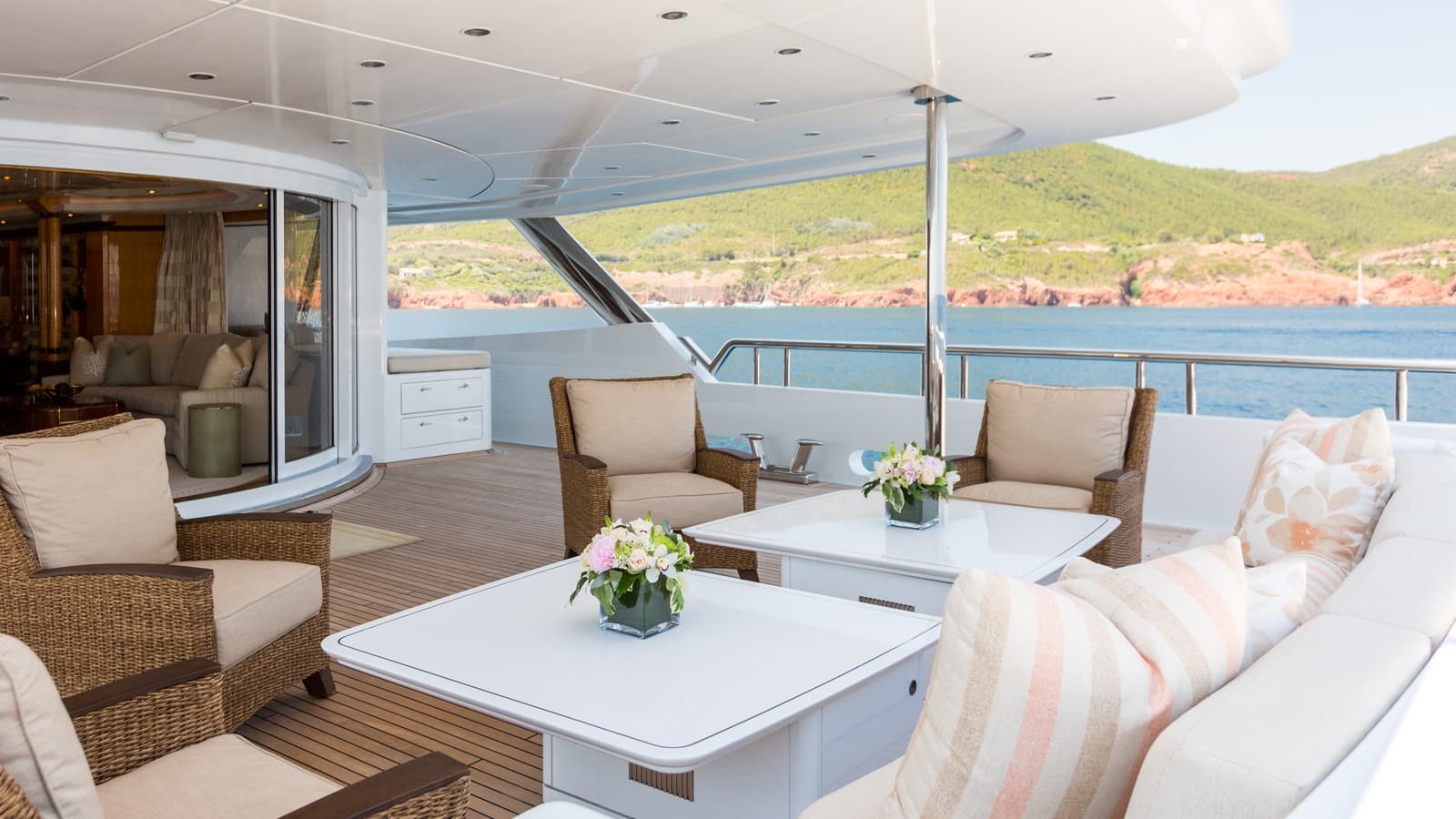 LUCKY LADY - deck aft | Drivas Yachts