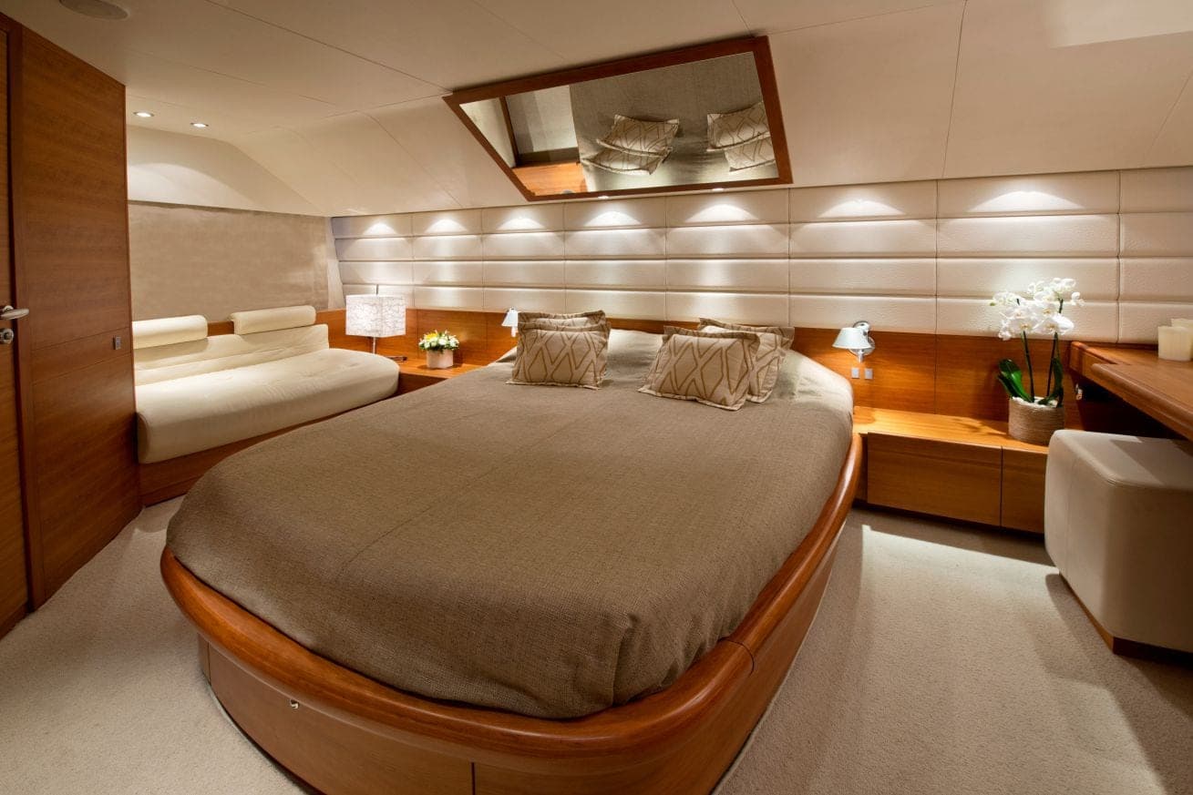 july-motor-yacht-master-stateroom_valef 3