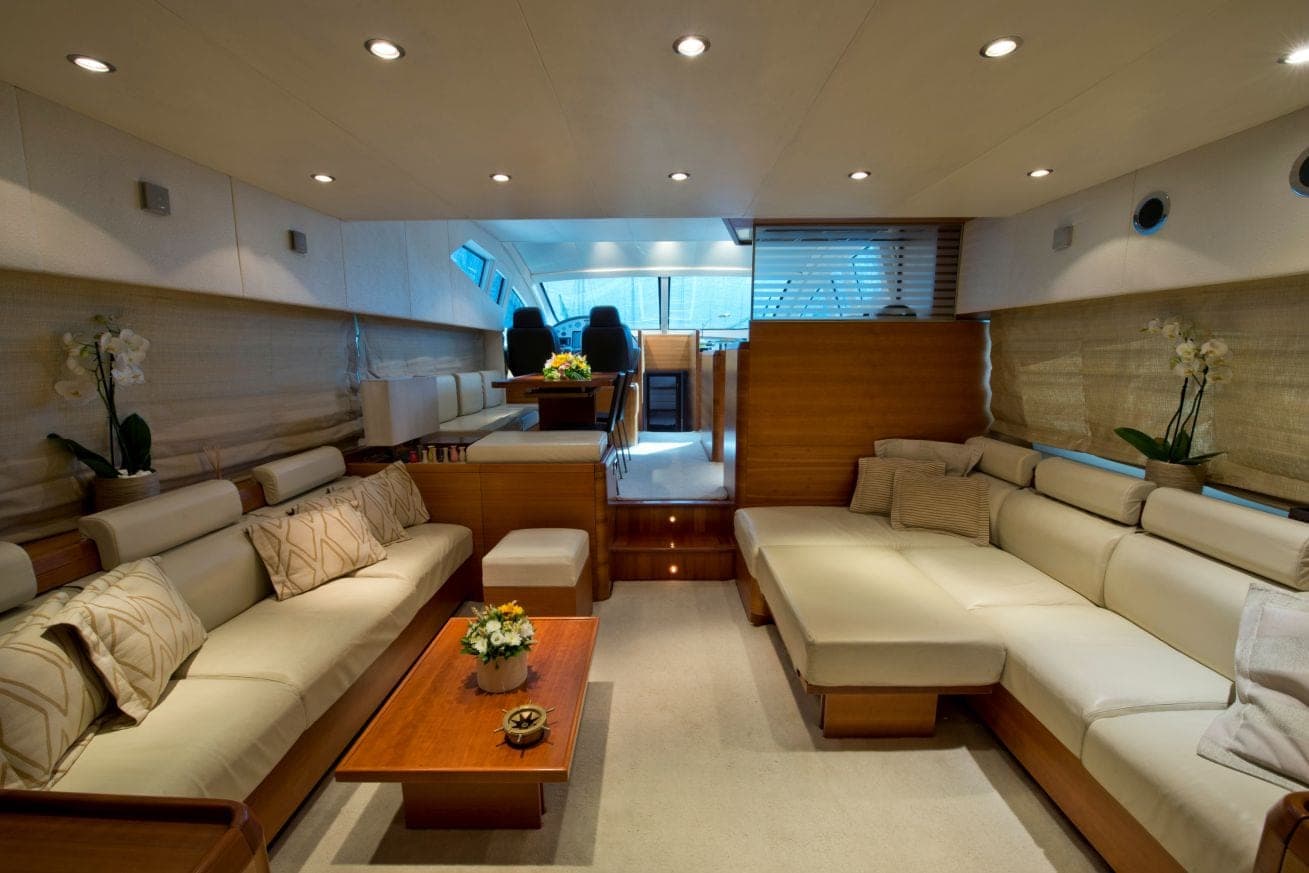july-motor-yacht-salon_valef 3
