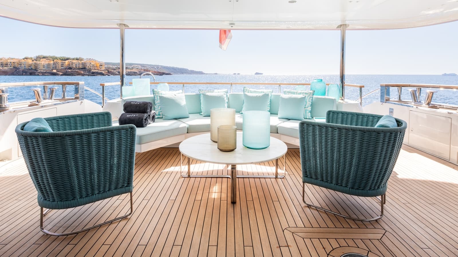 PH2 - deck aft | Drivas Yachts