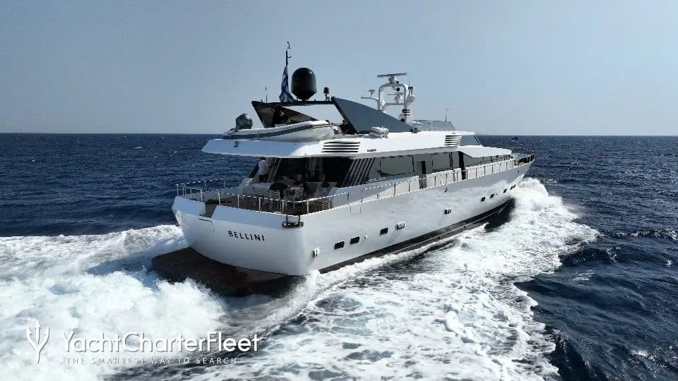 Motor yacht BELLINI 29.7m by Cantieri di Pisa — underway
