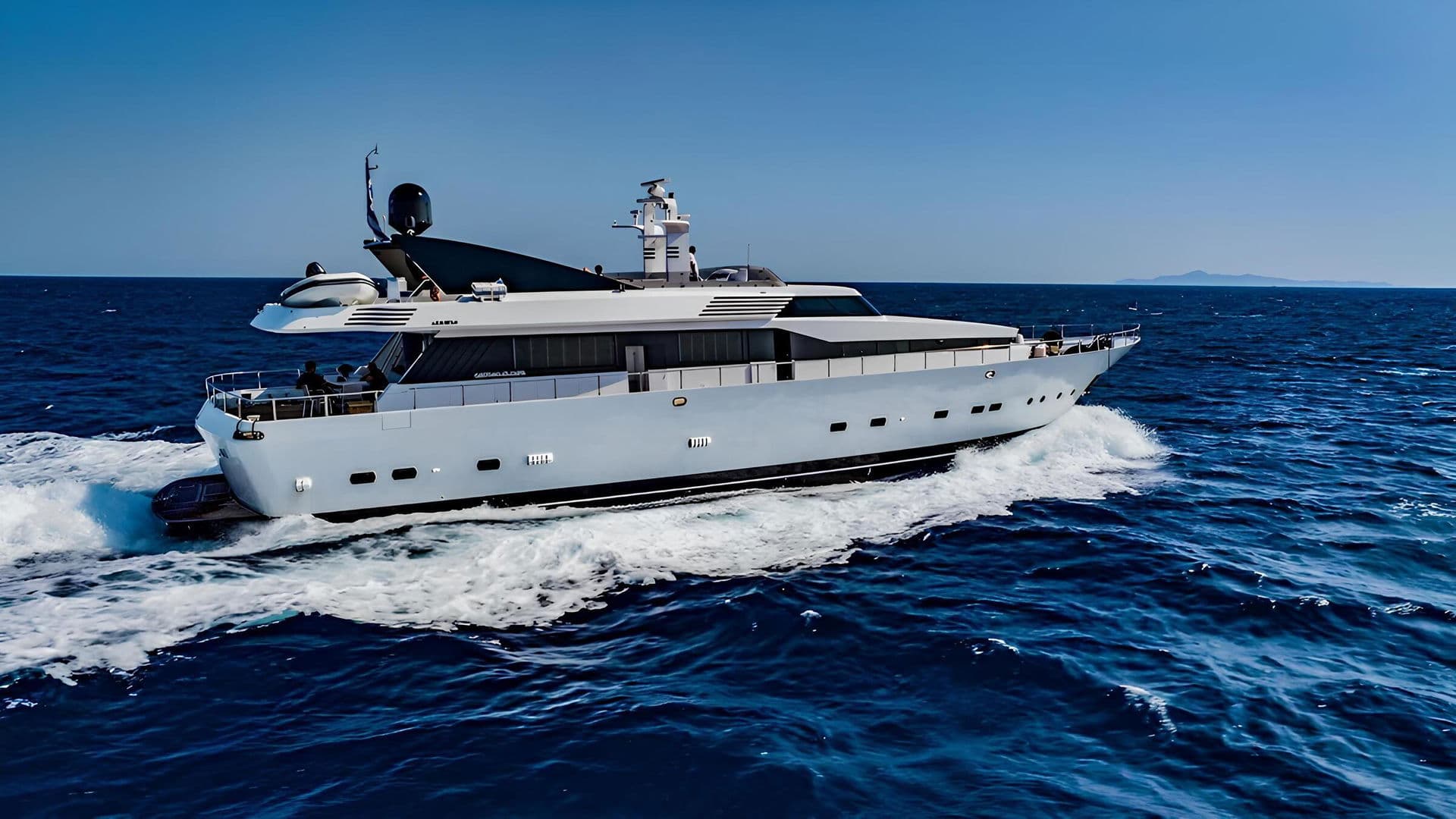 Motor yacht BELLINI 29.7m by Cantieri di Pisa — underway