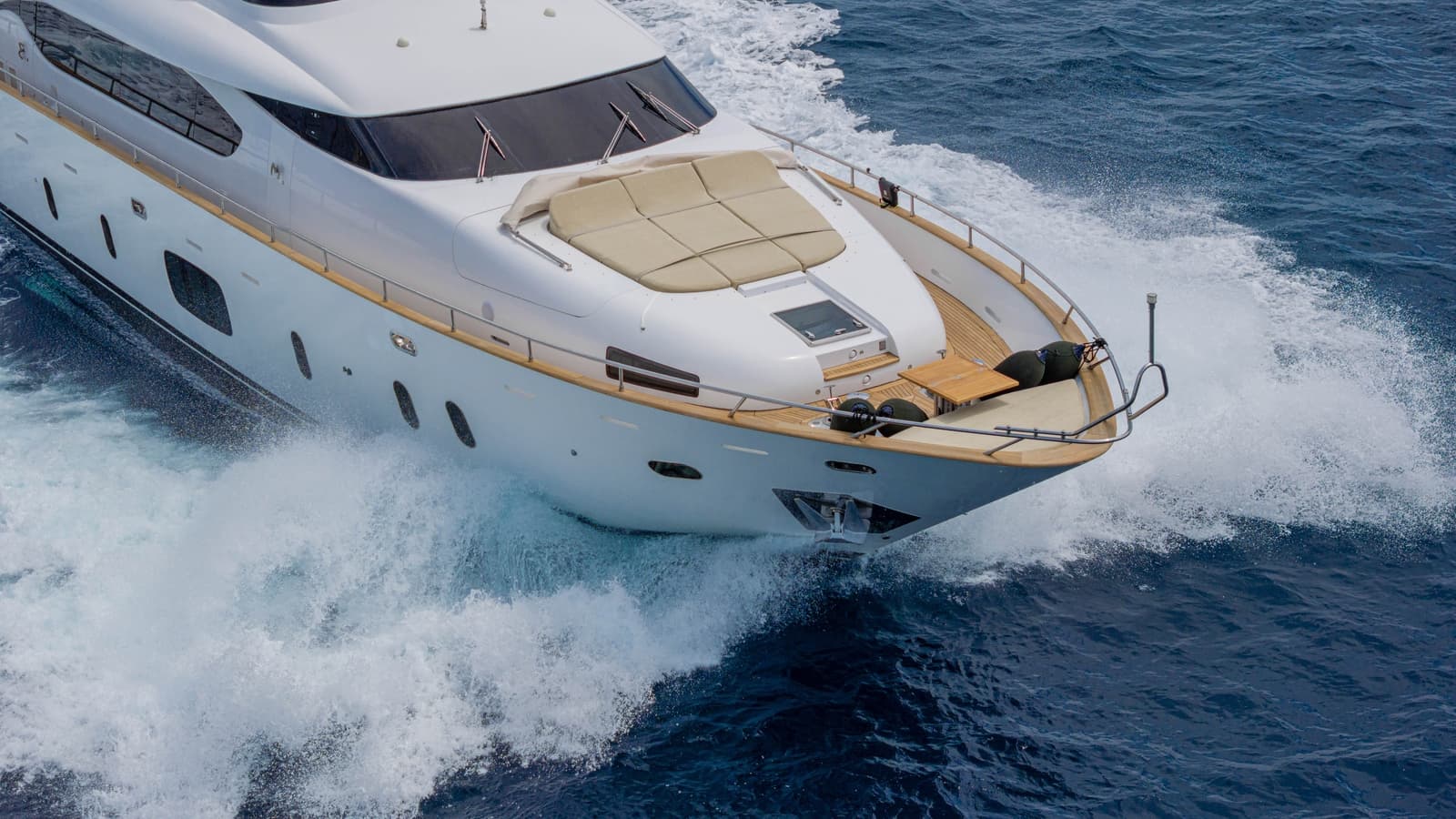 DADDY'S DREAM 888 - ext bow | Drivas Yachts