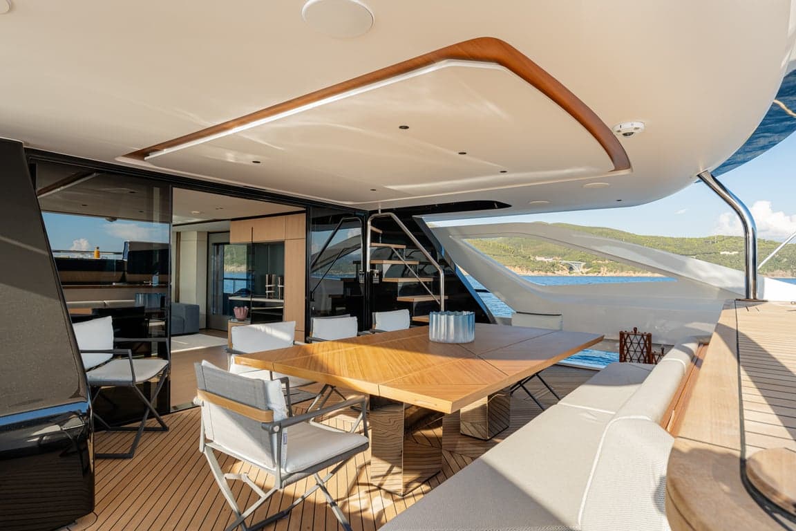 ALE III - deck aft | Drivas Yachts