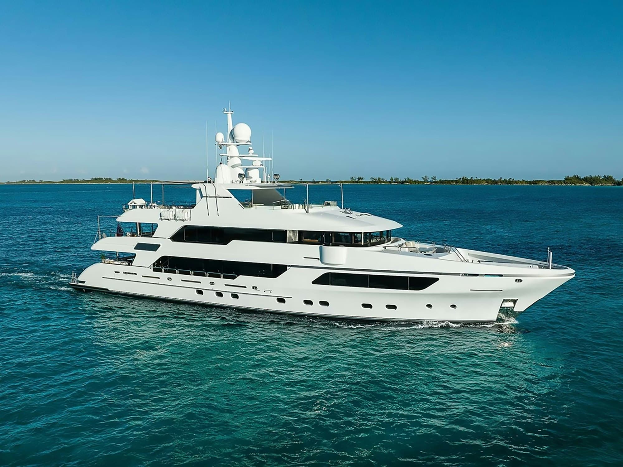 OPTIMISM - ext stbd | Drivas Yachts