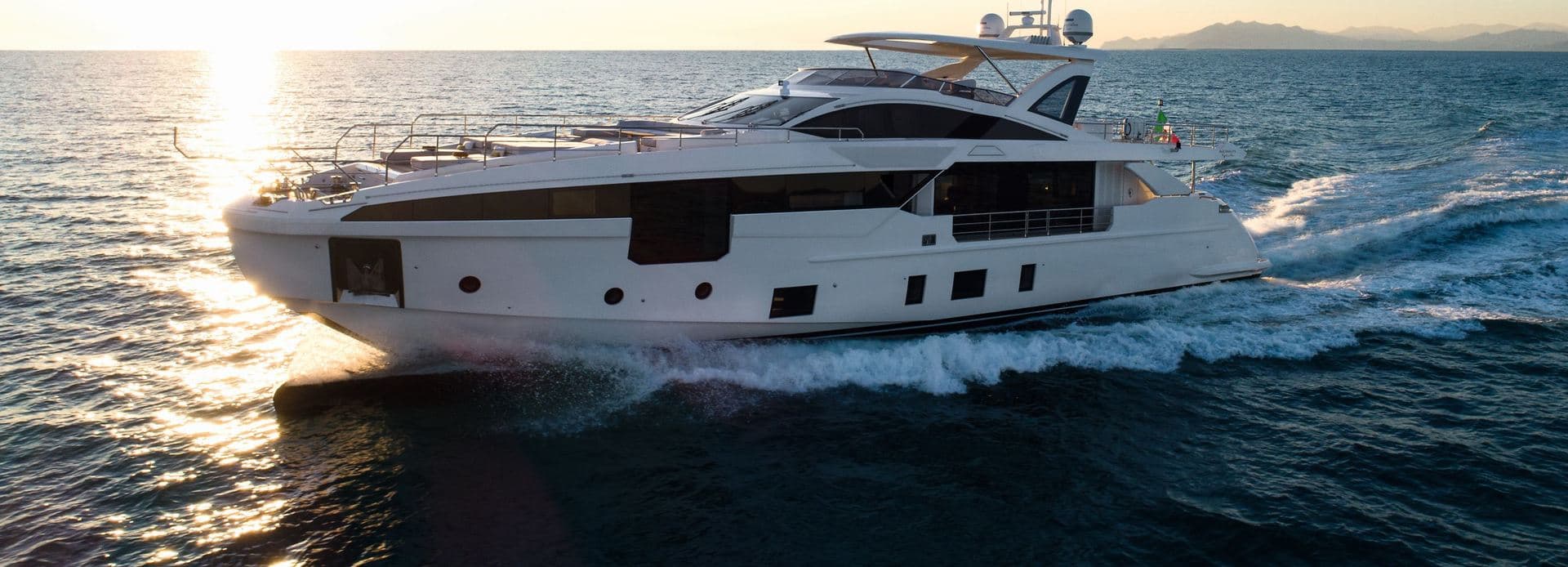VOLANTE - ext running | Drivas Yachts
