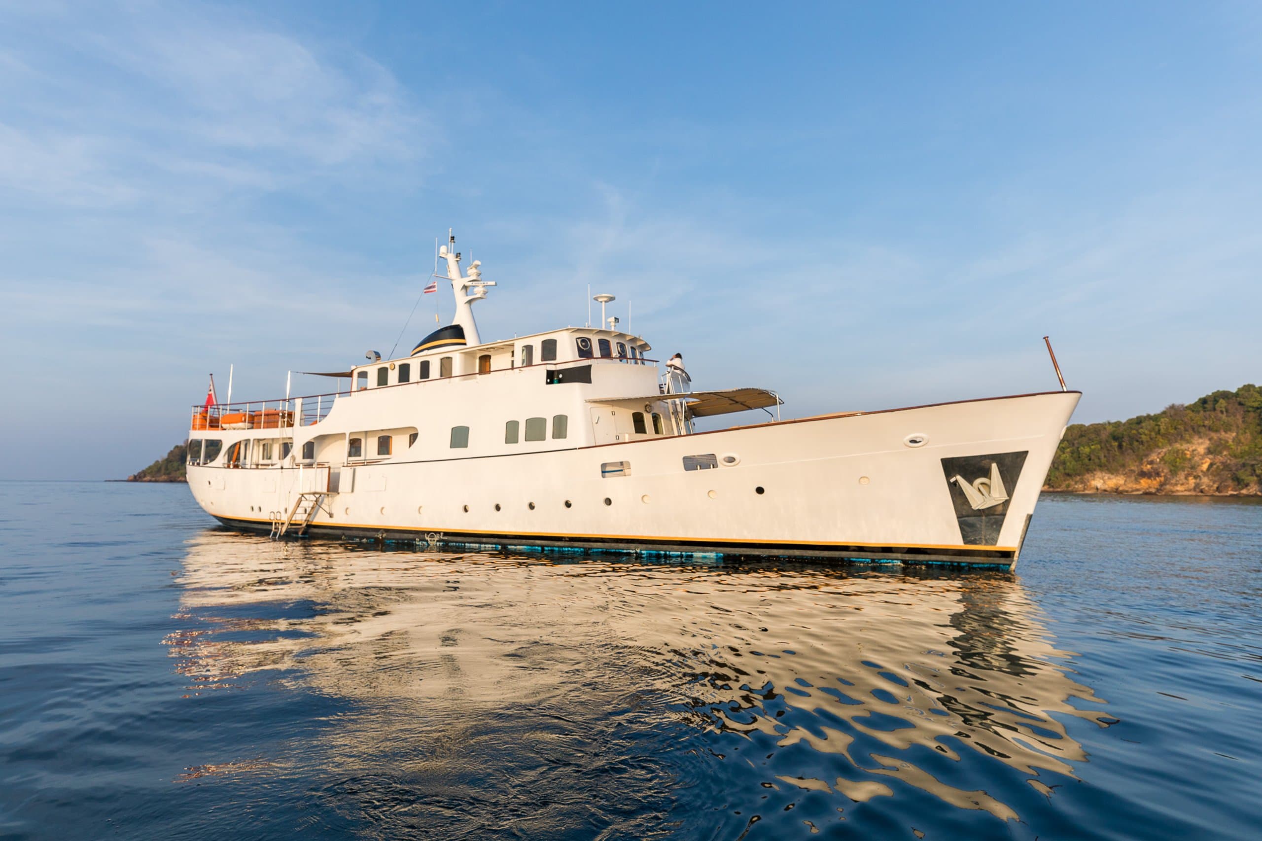 CAMARA C | Drivas Yachts