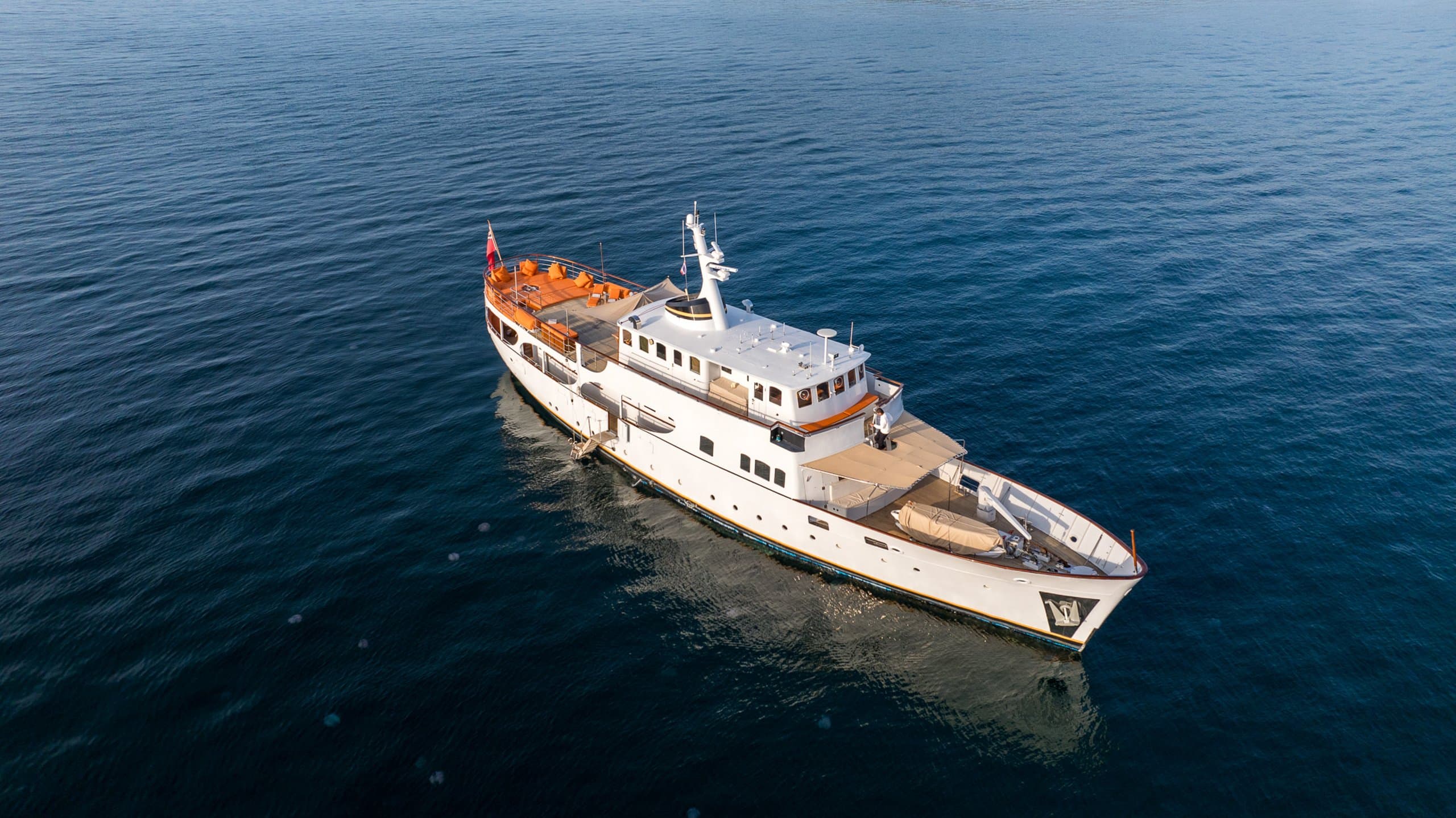 CAMARA C | Drivas Yachts