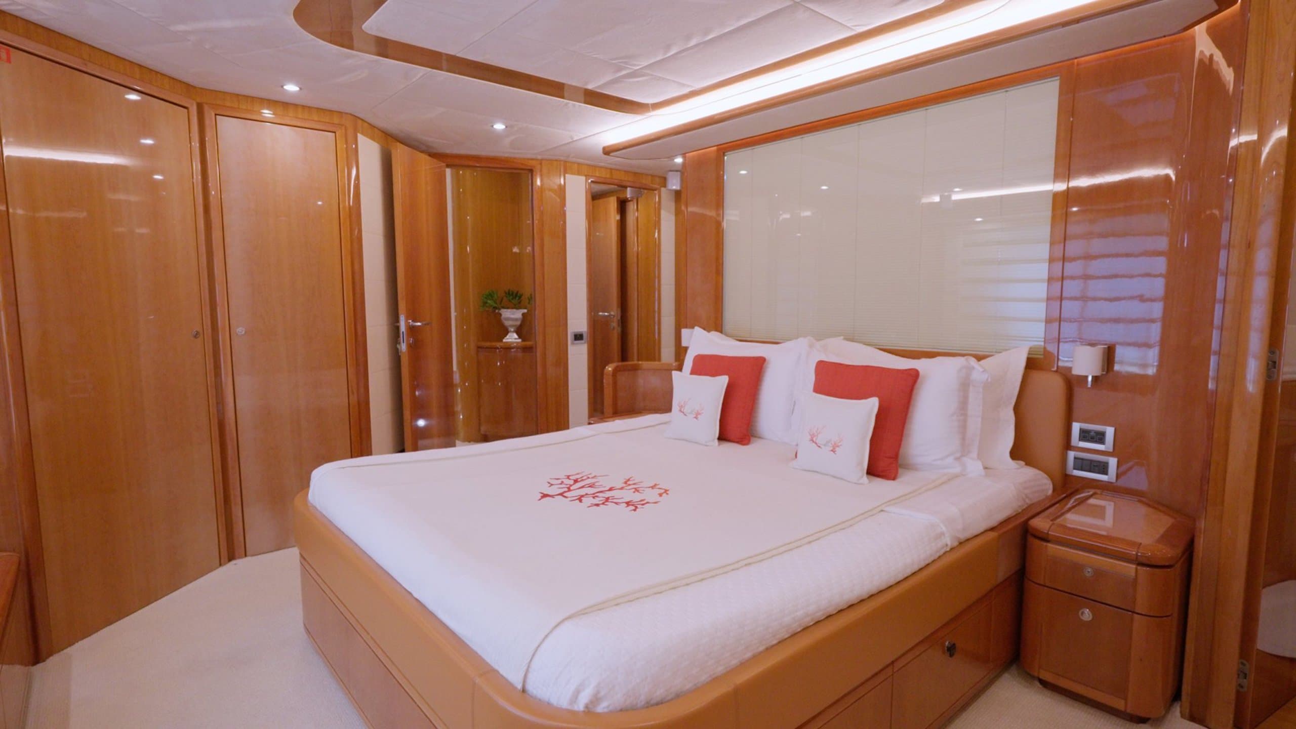 NATASSA | Drivas Yachts